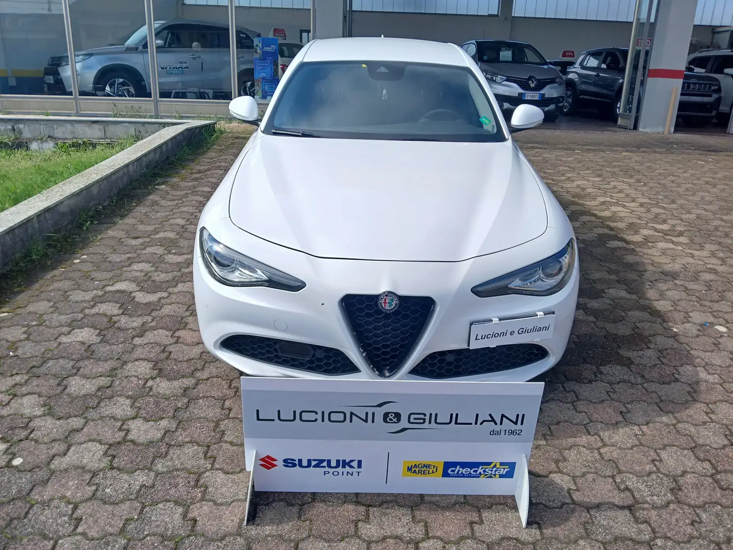 Alfa Romeo Giulia Giulia 2.2 t Giulia 160cv Blanc - 1