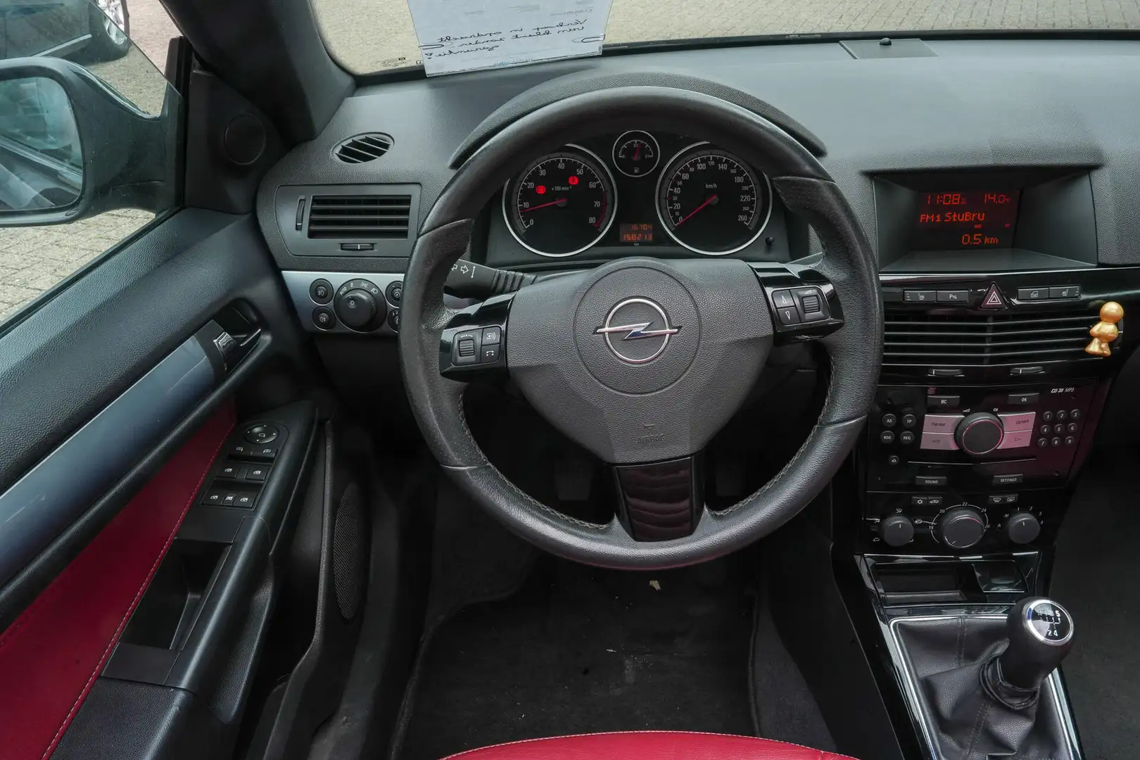 Opel Astra 1.6 BENZINE  LEDER/SENSOREN/AIRCO/.... Zwart - 2