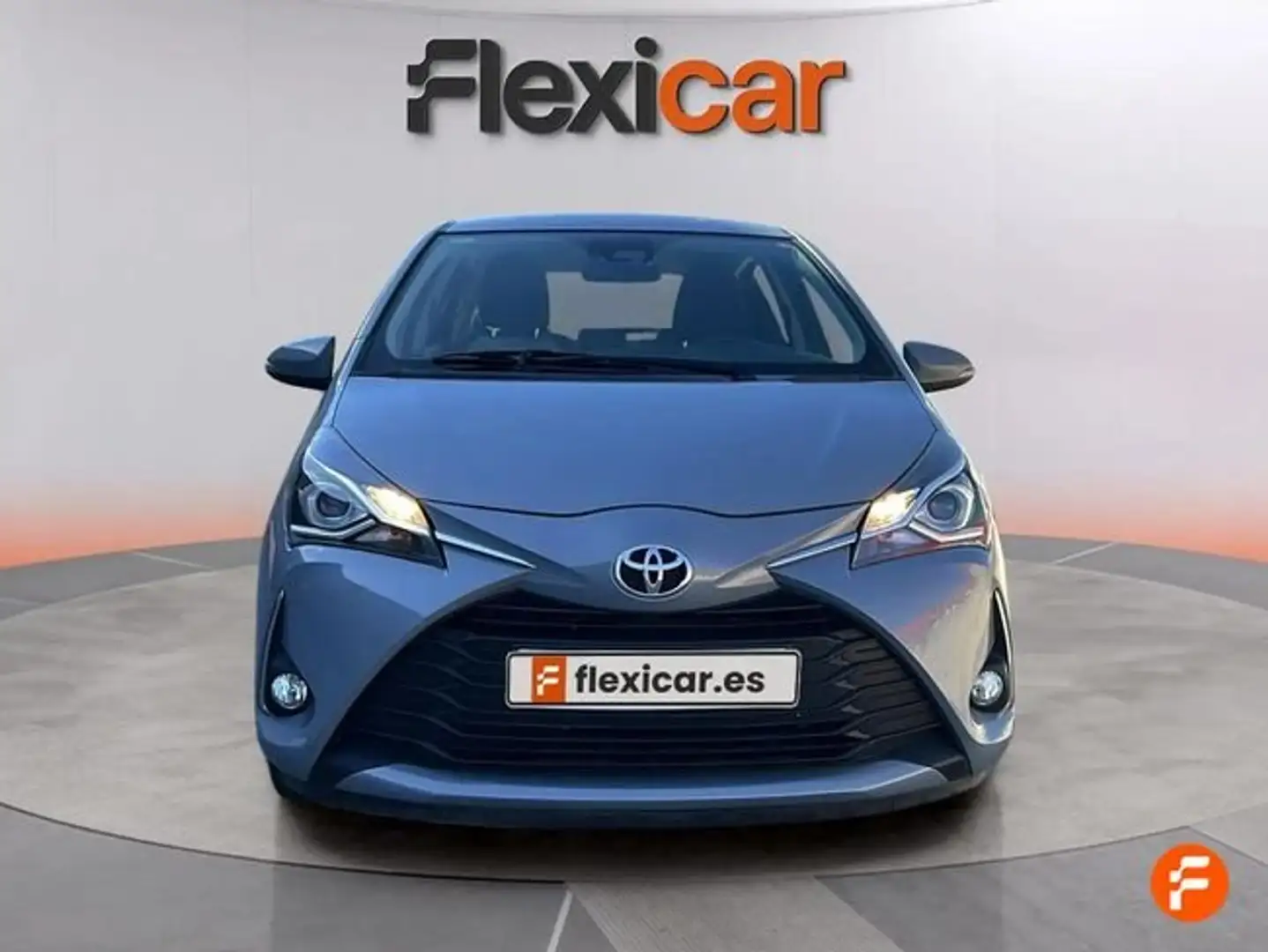 Toyota Yaris 1.0 Active Gris - 2