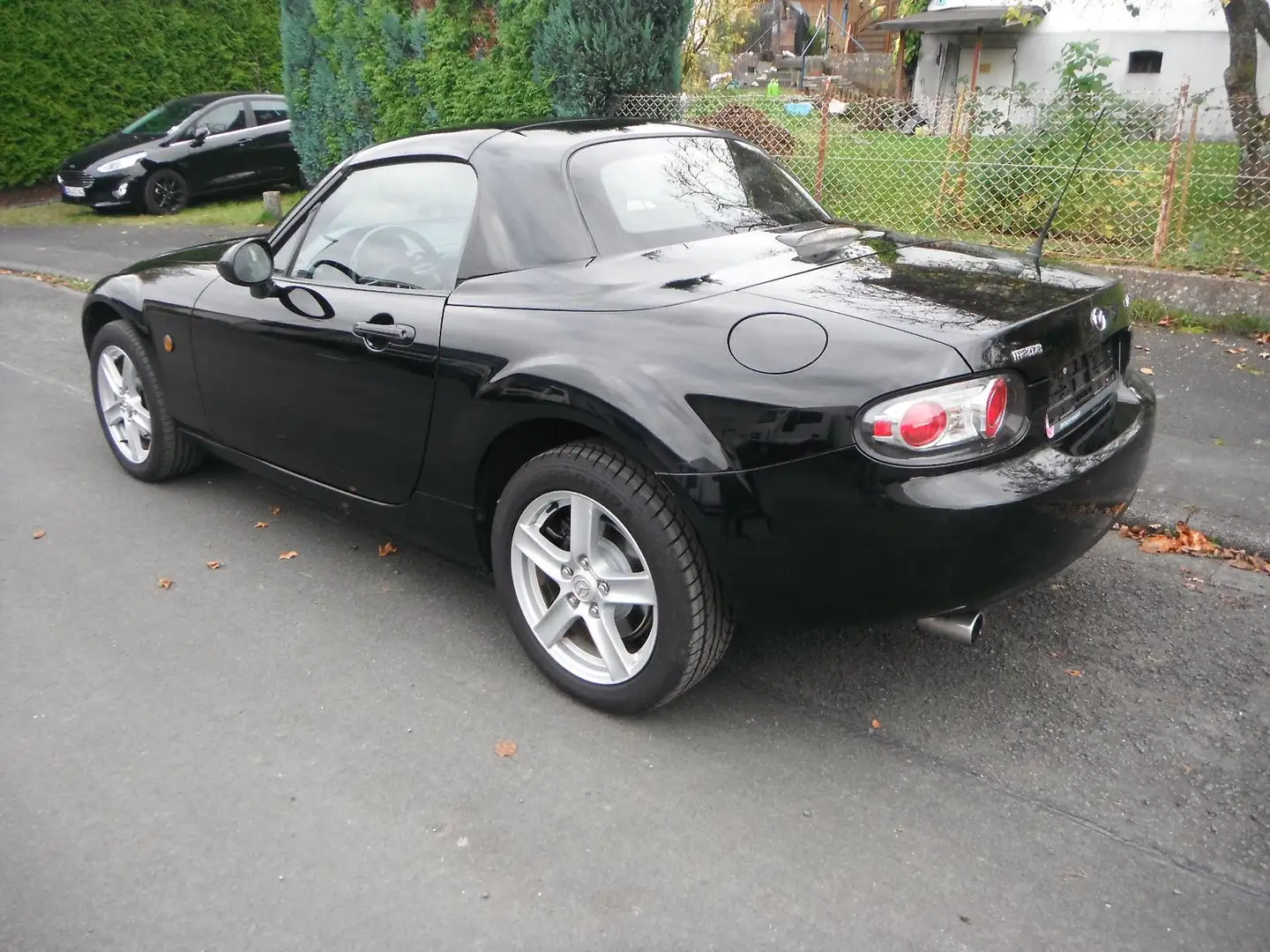 Mazda MX-5 1.8 Energy Roadster Coupe Schwarz - 2