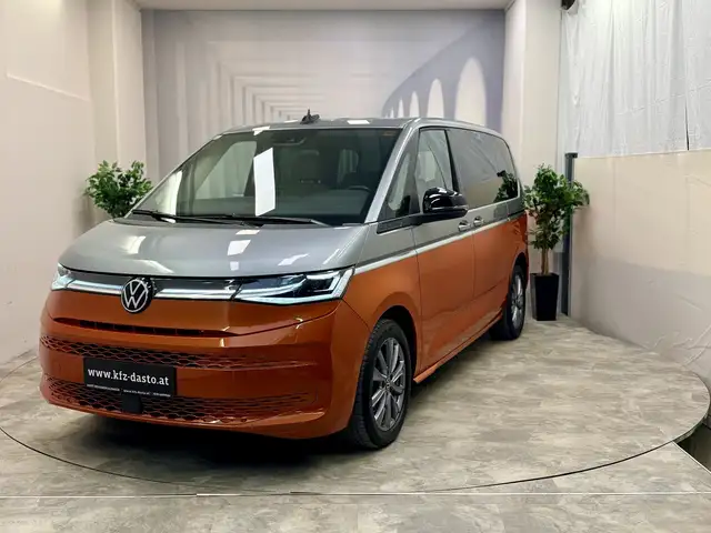 Volkswagen T7 Multivan LIFE__IQ LIGHT__eHYBRID__6 Sitzer__ Ansicht 10