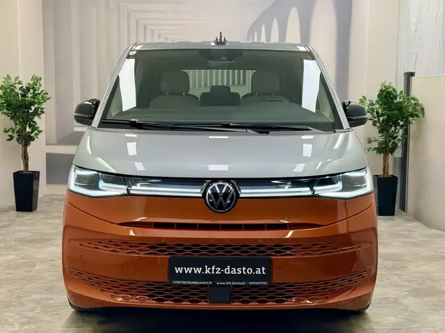 Volkswagen T7 Multivan LIFE__IQ LIGHT__eHYBRID__6 Sitzer__ Ansicht 11