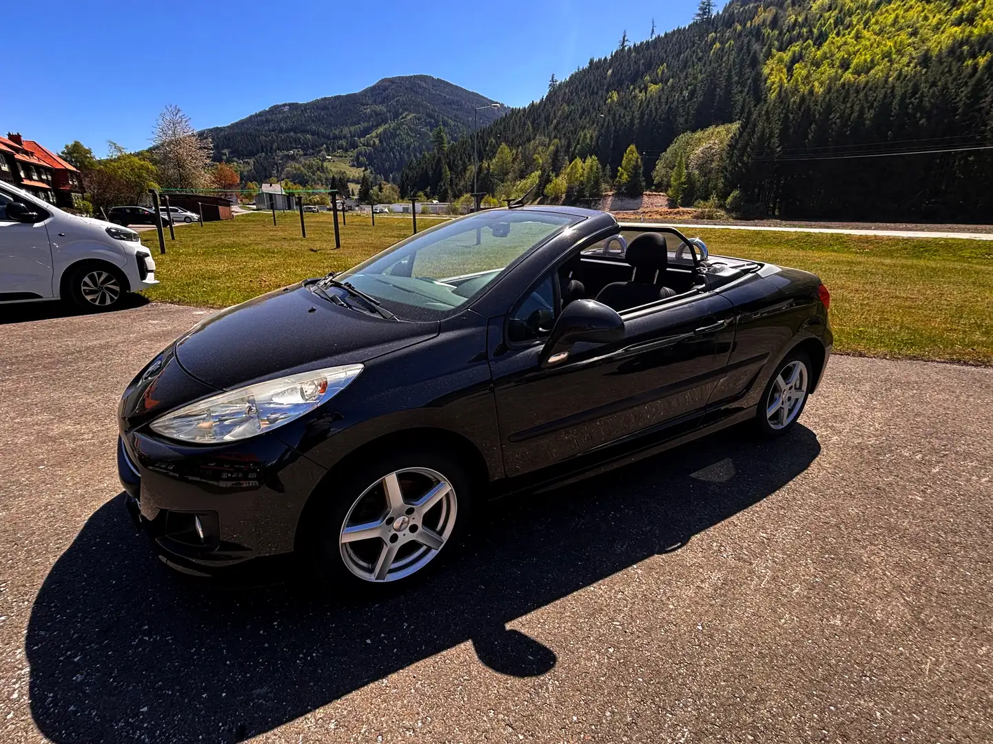 Peugeot 207 207 CC 1,6 HDi 115 KLIMA & DACH PERFEKT Schwarz - 1