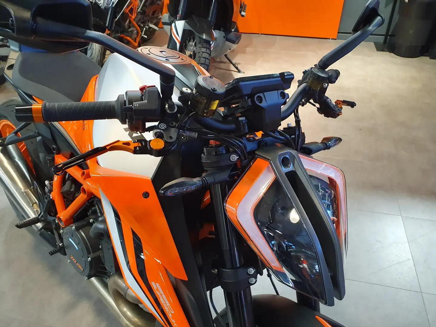 KTM 1290 Super Duke R Gris - 2