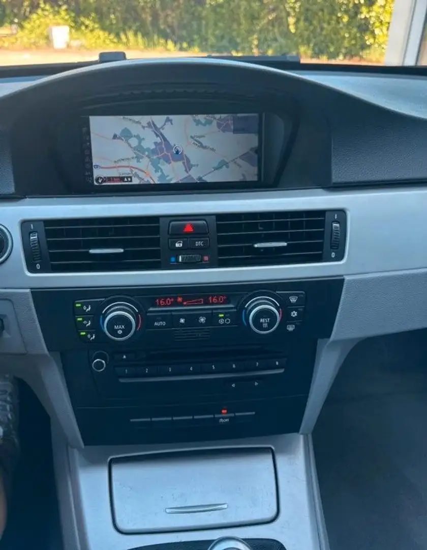 BMW 318 DT*NAVI+DVD*EURO 5**MFL*TEMP*FACELIFT MODEL* Argent - 2