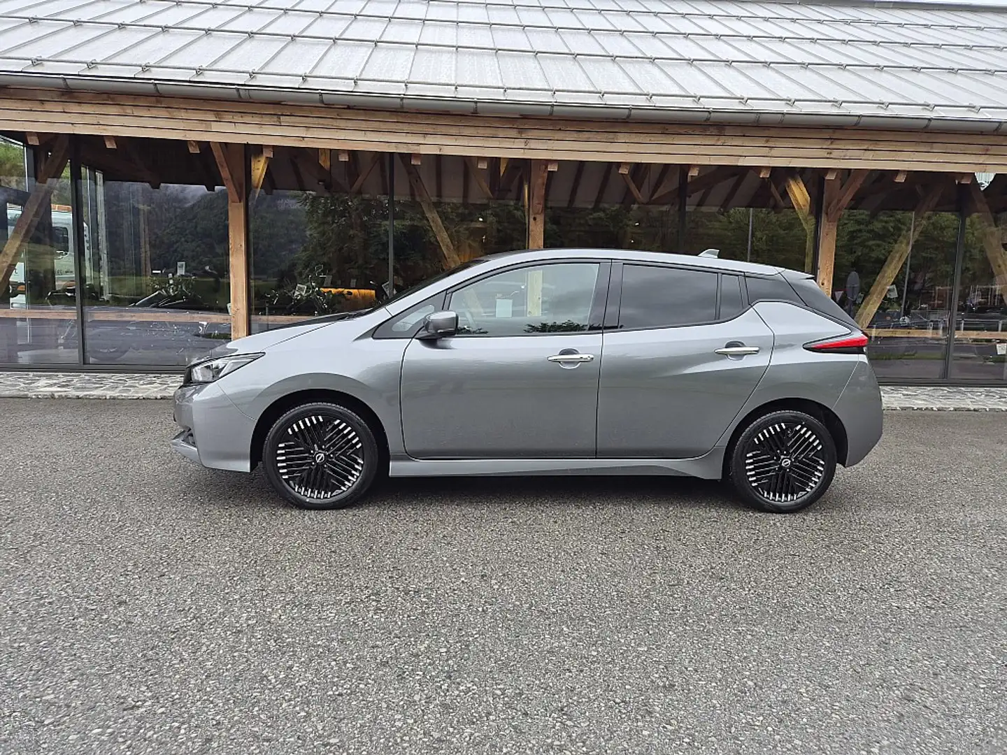 Nissan Leaf e+ Acenta 62 kWh Grau - 2