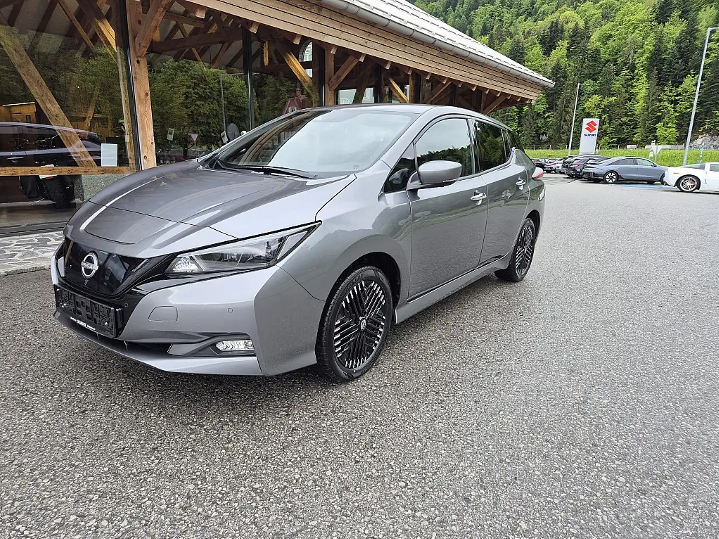 Nissan Leaf e+ Acenta 62 kWh Grau - 1