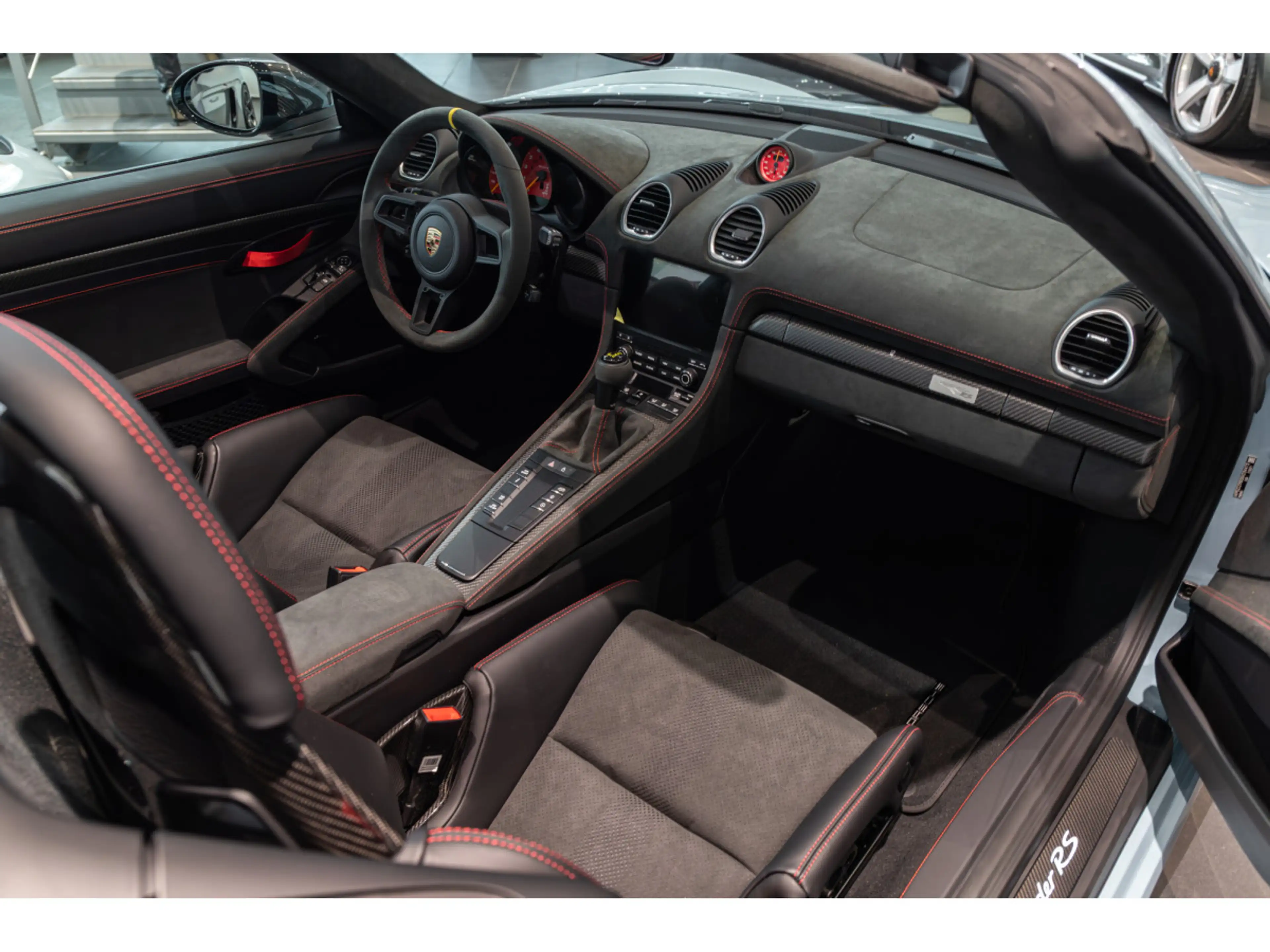 Porsche 718 Spyder Spyder RS — photo 14