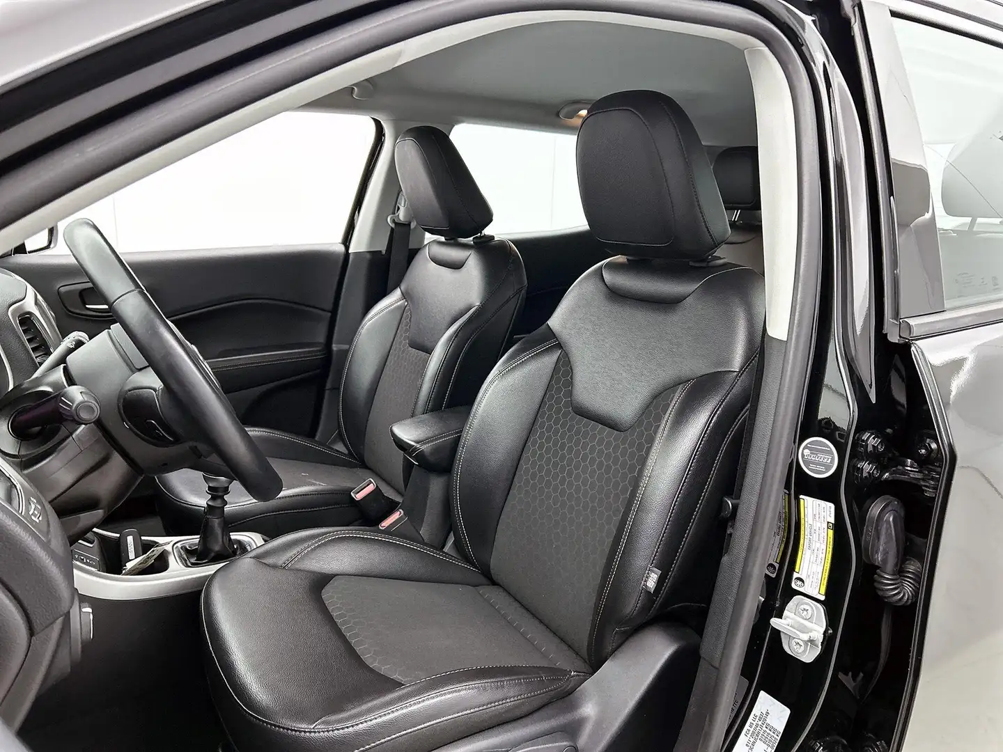 Jeep Compass 1.4 MultiAir Longitude | Navigatie | Camera | Clim Zwart - 2