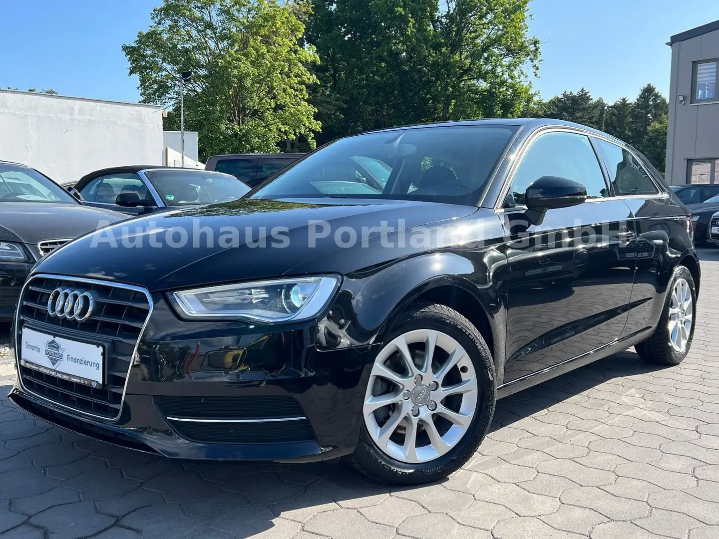 Audi A3 attraction 2.0 TDI/Xenon/AHK/Isofix Schwarz - 2