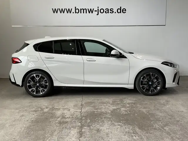 BMW M view 11