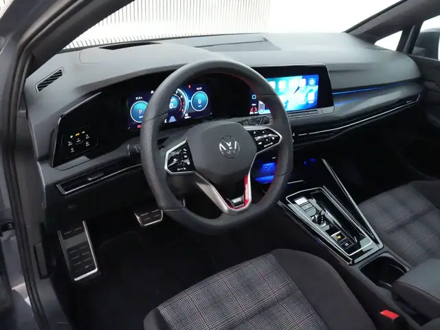 Volkswagen Golf view 3