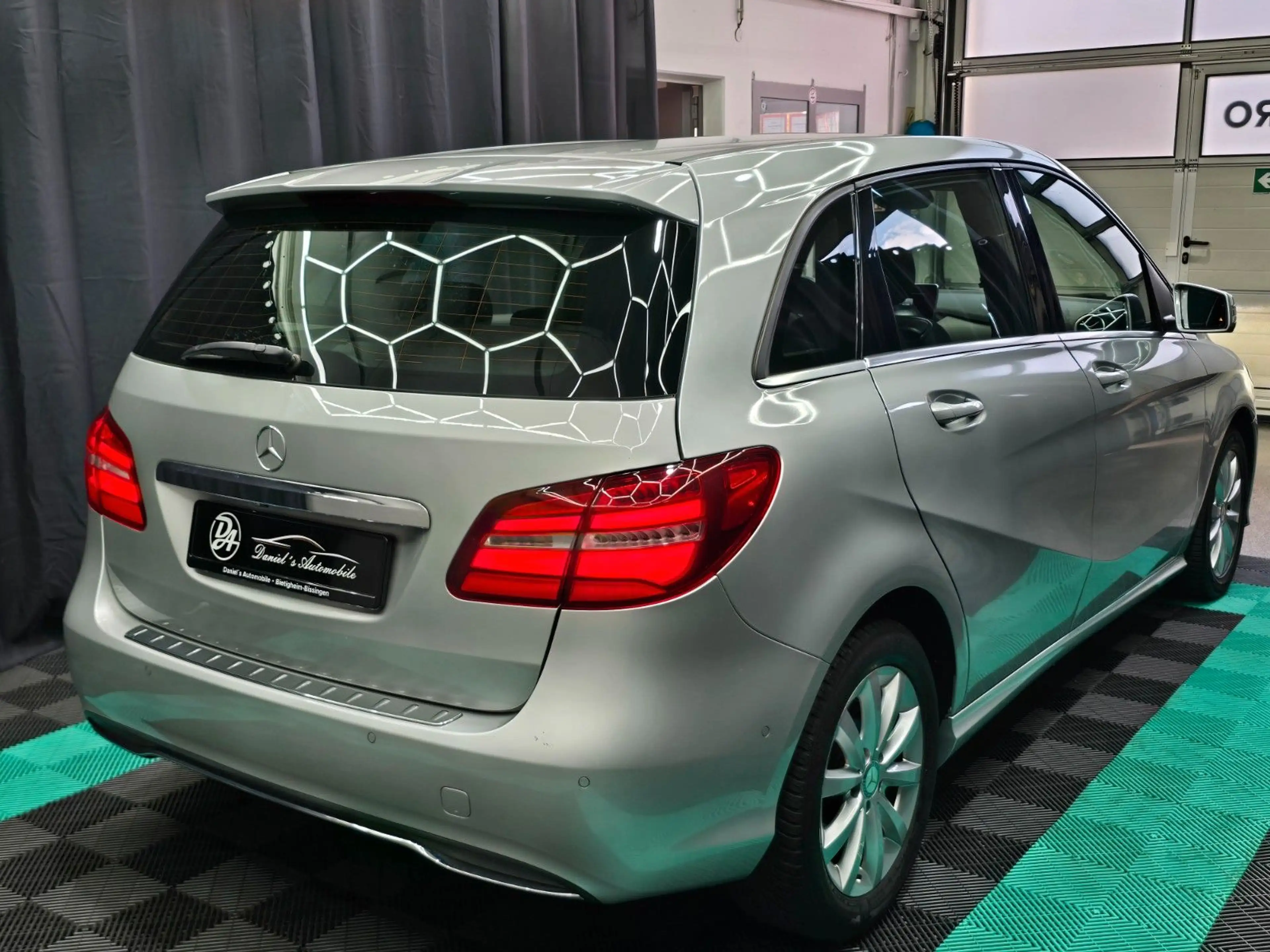 Mercedes-Benz B 220 4Matic/PDC/KAMERA/AUTOMATIK — photo 8