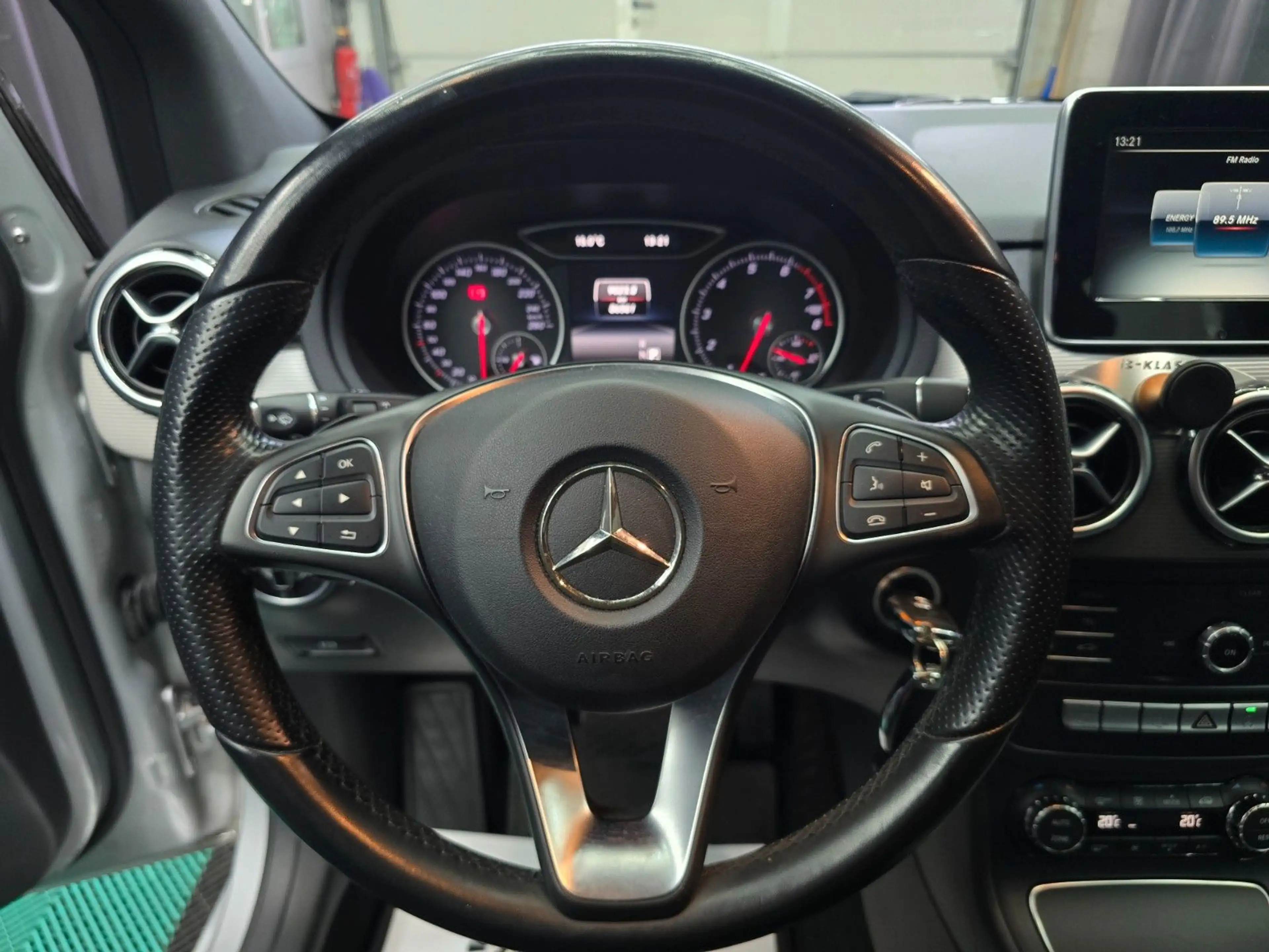 Mercedes-Benz B 220 4Matic/PDC/KAMERA/AUTOMATIK — photo 15