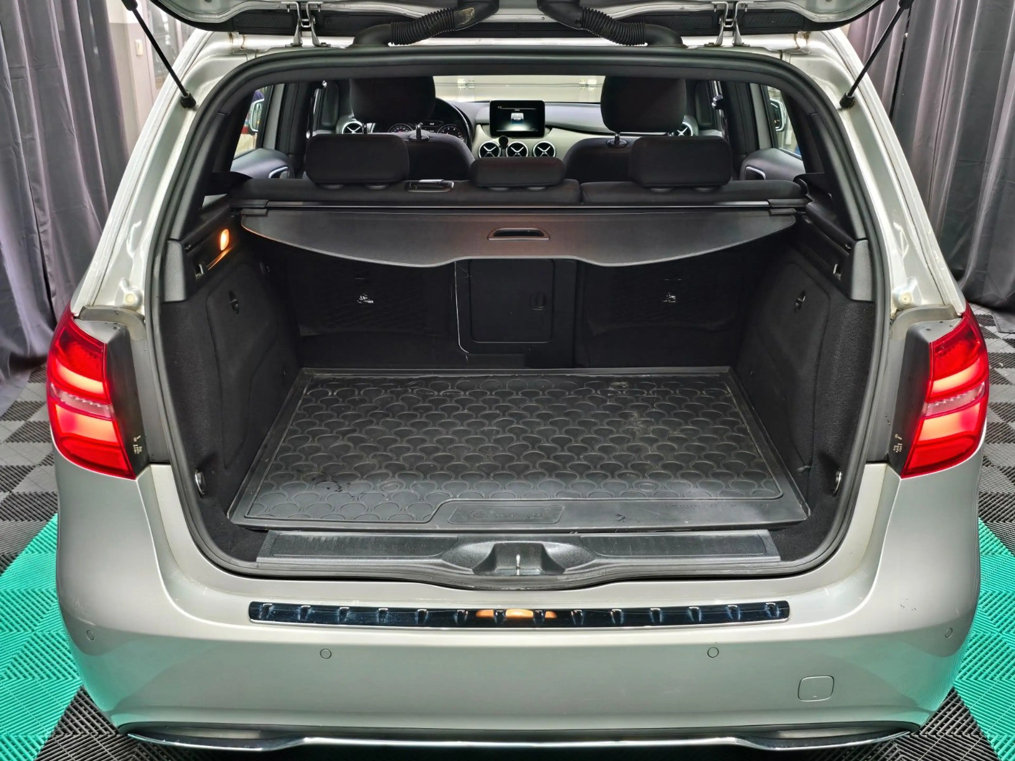 Mercedes-Benz B 220 4Matic/PDC/KAMERA/AUTOMATIK — photo 7