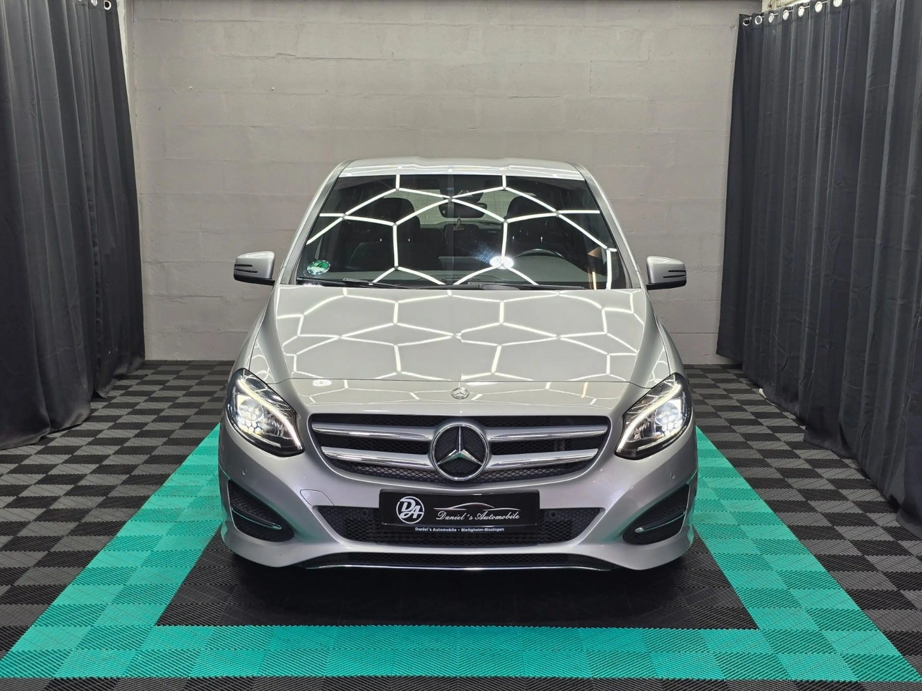 Mercedes-Benz B 220 4Matic/PDC/KAMERA/AUTOMATIK