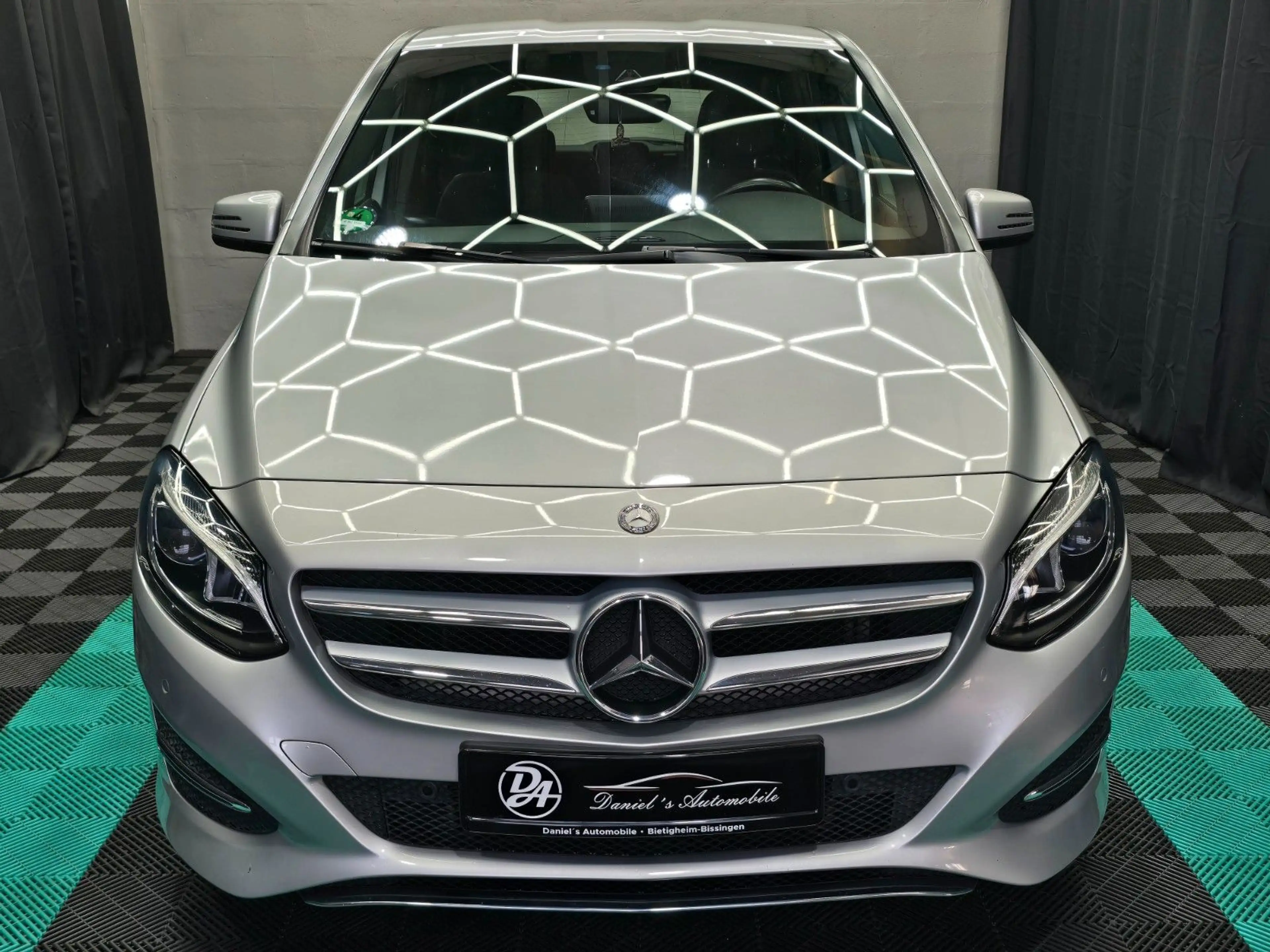 Mercedes-Benz B 220 4Matic/PDC/KAMERA/AUTOMATIK — photo 2