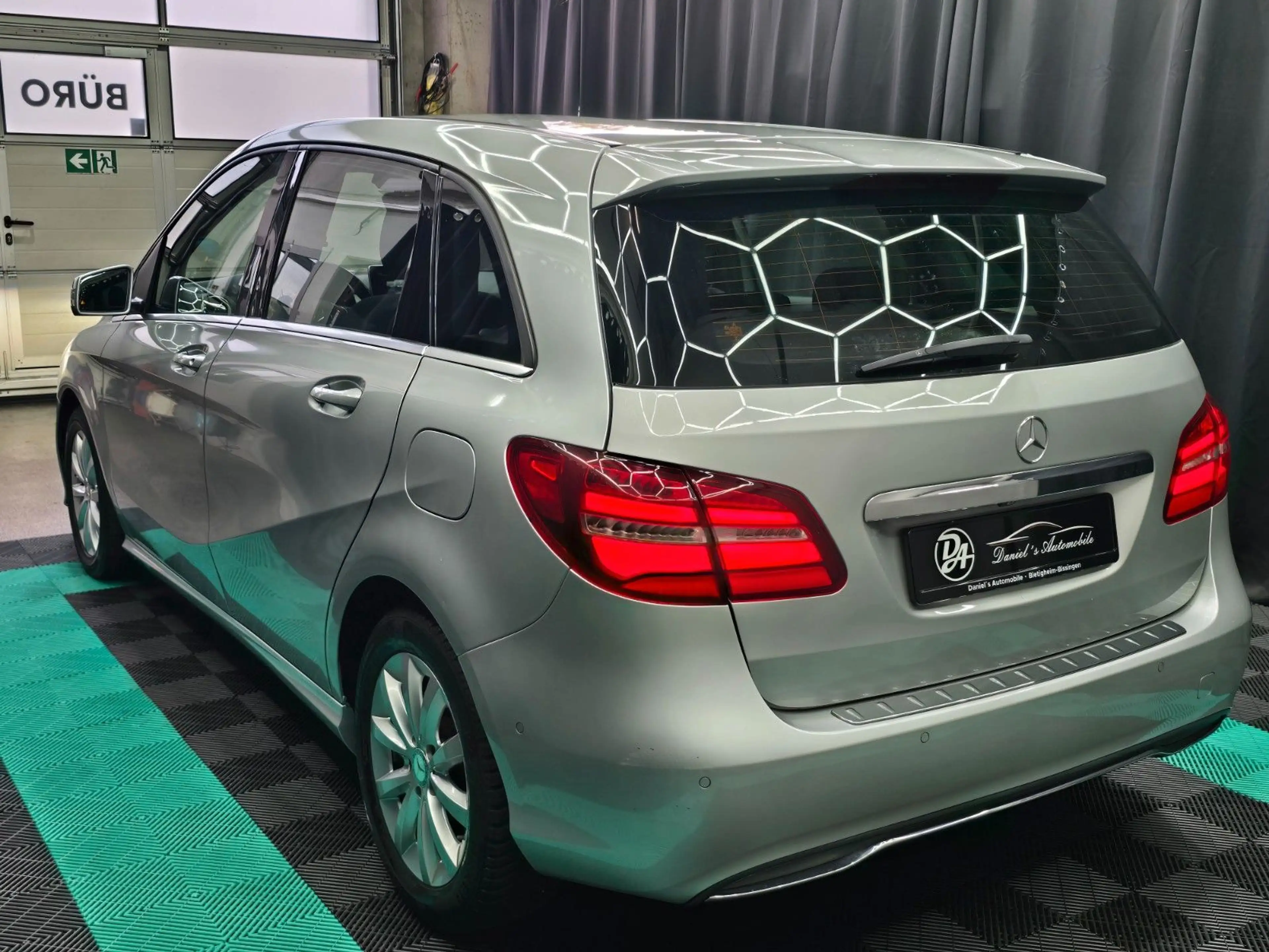 Mercedes-Benz B 220 4Matic/PDC/KAMERA/AUTOMATIK — photo 5