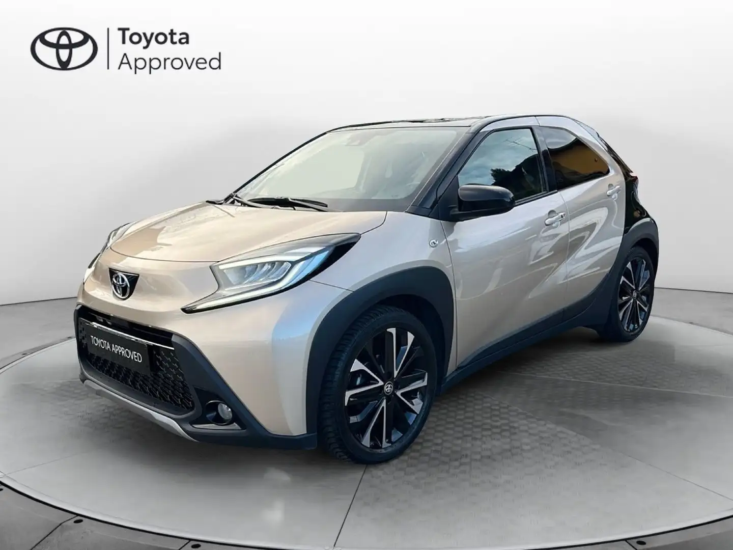 Toyota Aygo X Aygo X 1.0 VVT-i 72 CV 5 porte Lounge Beige - 1