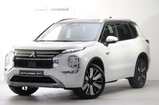 Mitsubishi Outlander PHEV 2,4 4WD Diamond Leder Schwarz AT 25