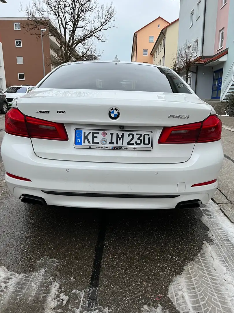 BMW 540 540 i xDrive Sport Line Bílá - 2