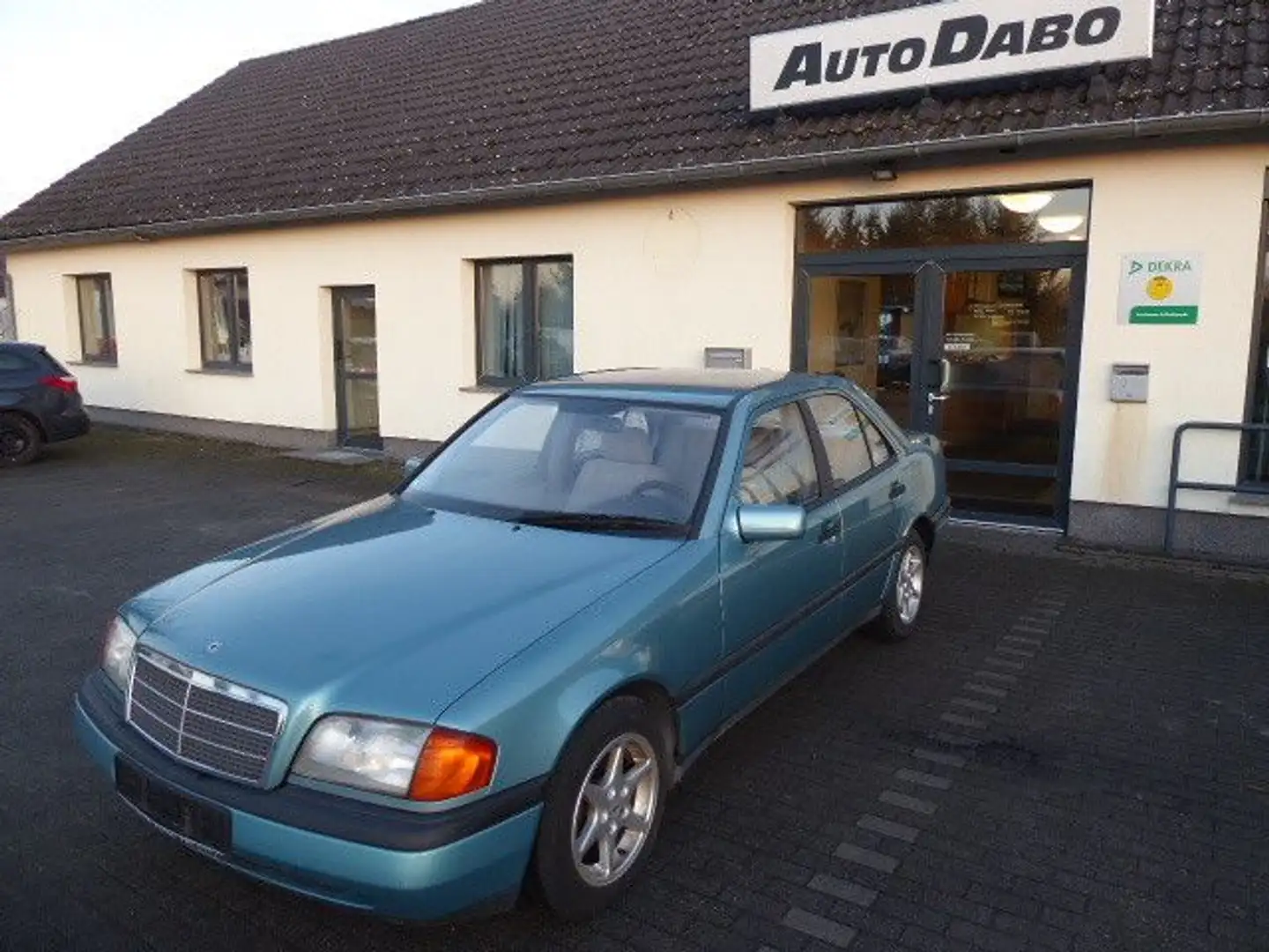 Mercedes-Benz C 180 Blau - 1