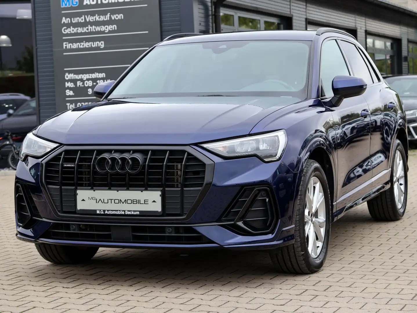 Audi Q3 40 TDI quattro S tronic - S LINE / KAMERA Blauw - 2