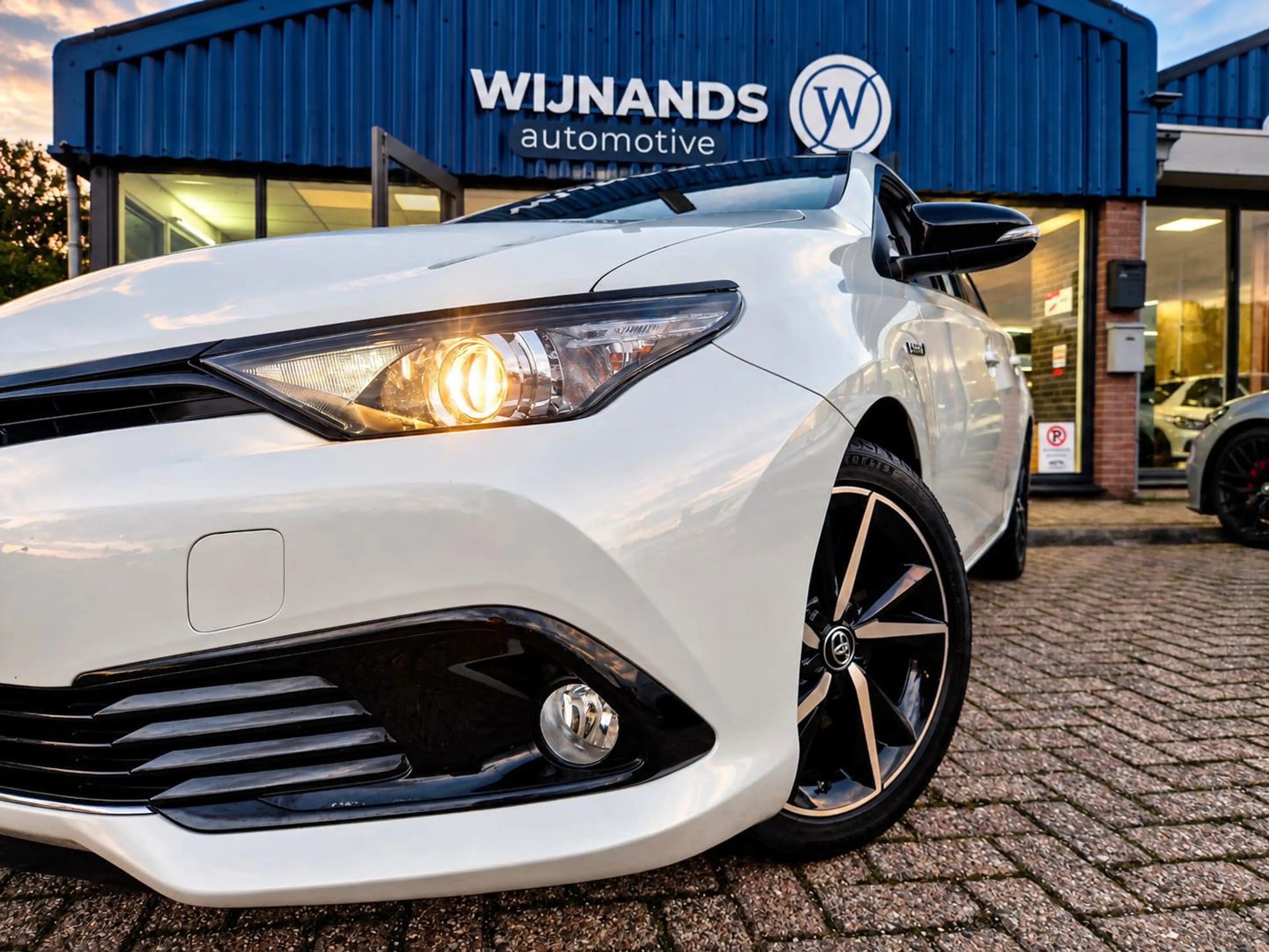 Toyota Auris Touring Sports 1.8 Hybrid Freestyle Cruise Lane — photo 7