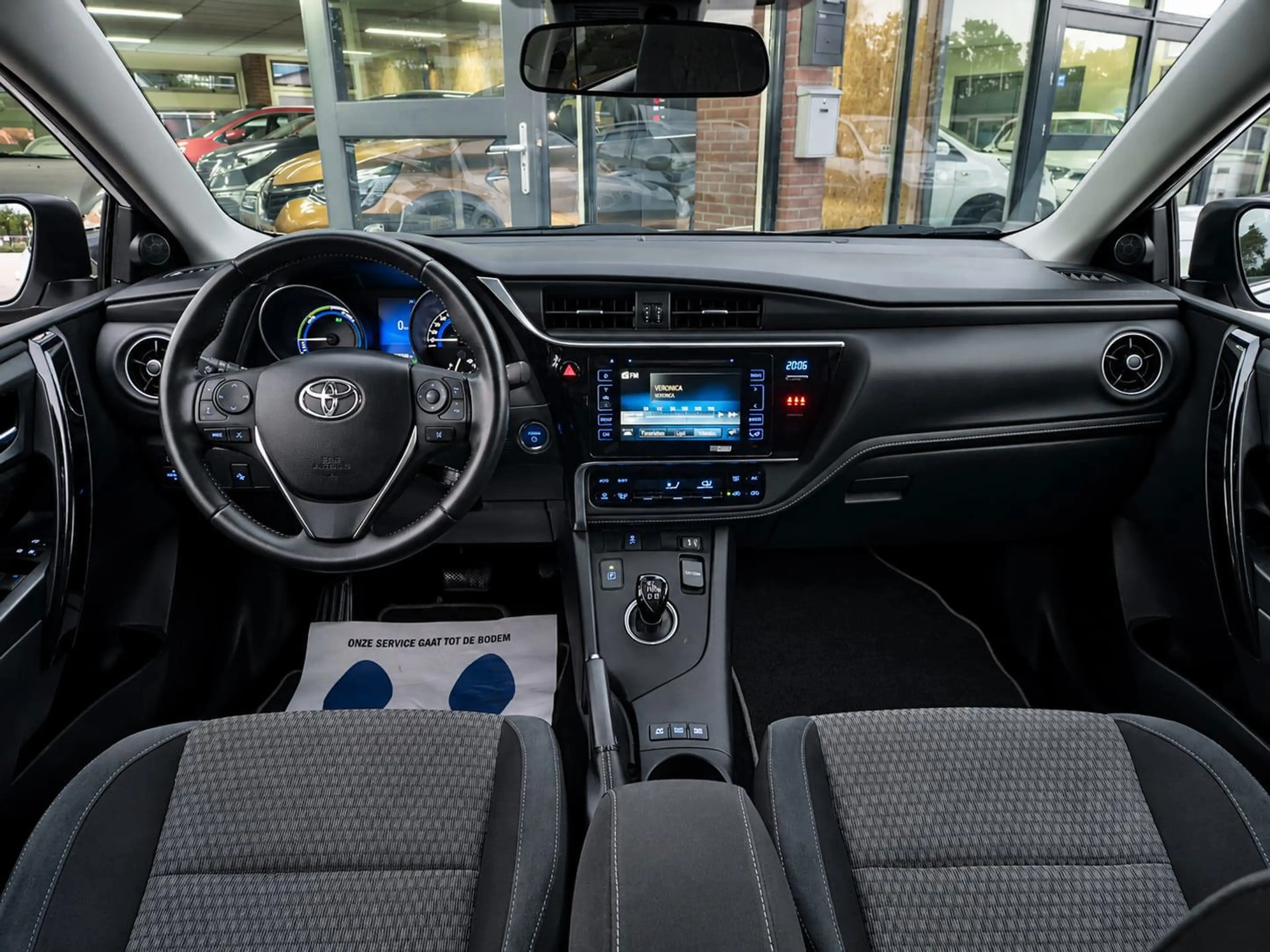 Toyota Auris Touring Sports 1.8 Hybrid Freestyle Cruise Lane — photo 15