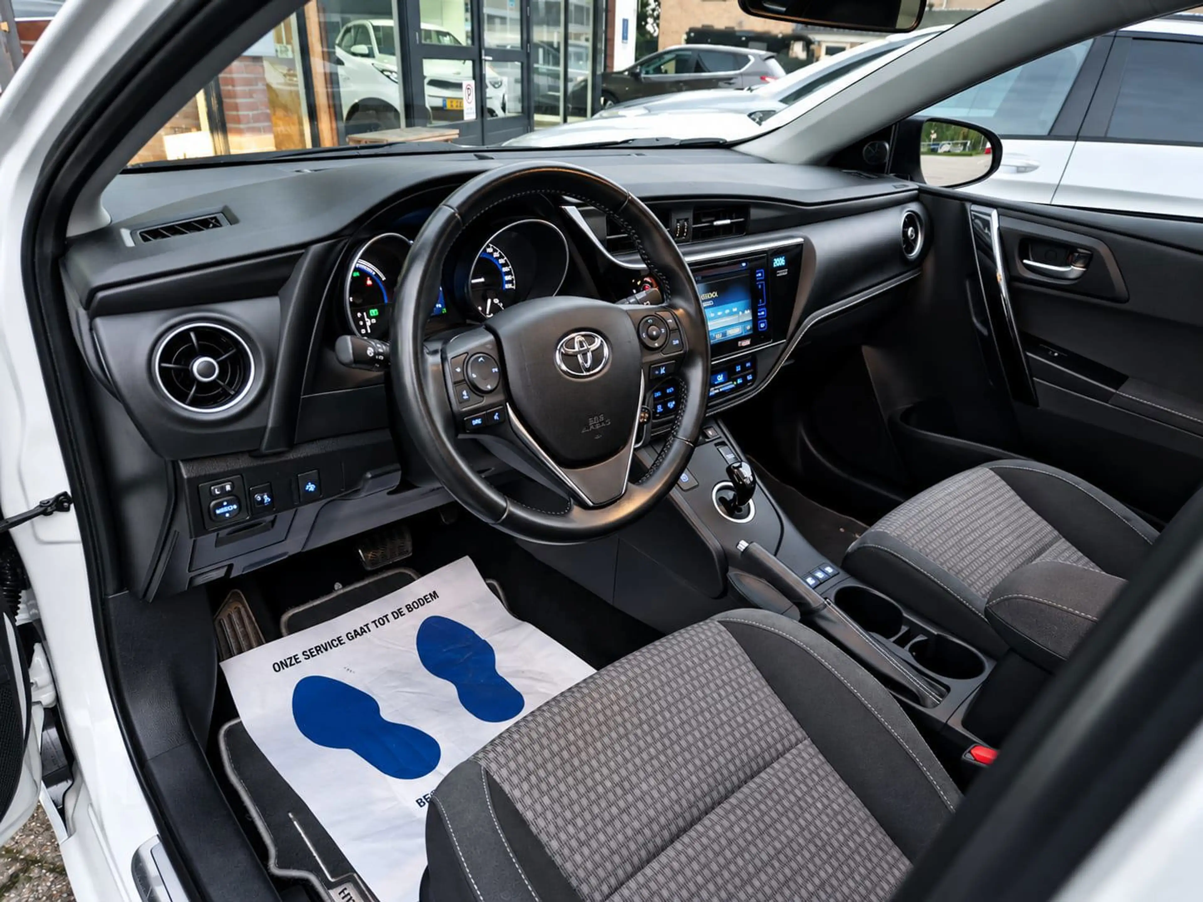Toyota Auris Touring Sports 1.8 Hybrid Freestyle Cruise Lane — photo 11