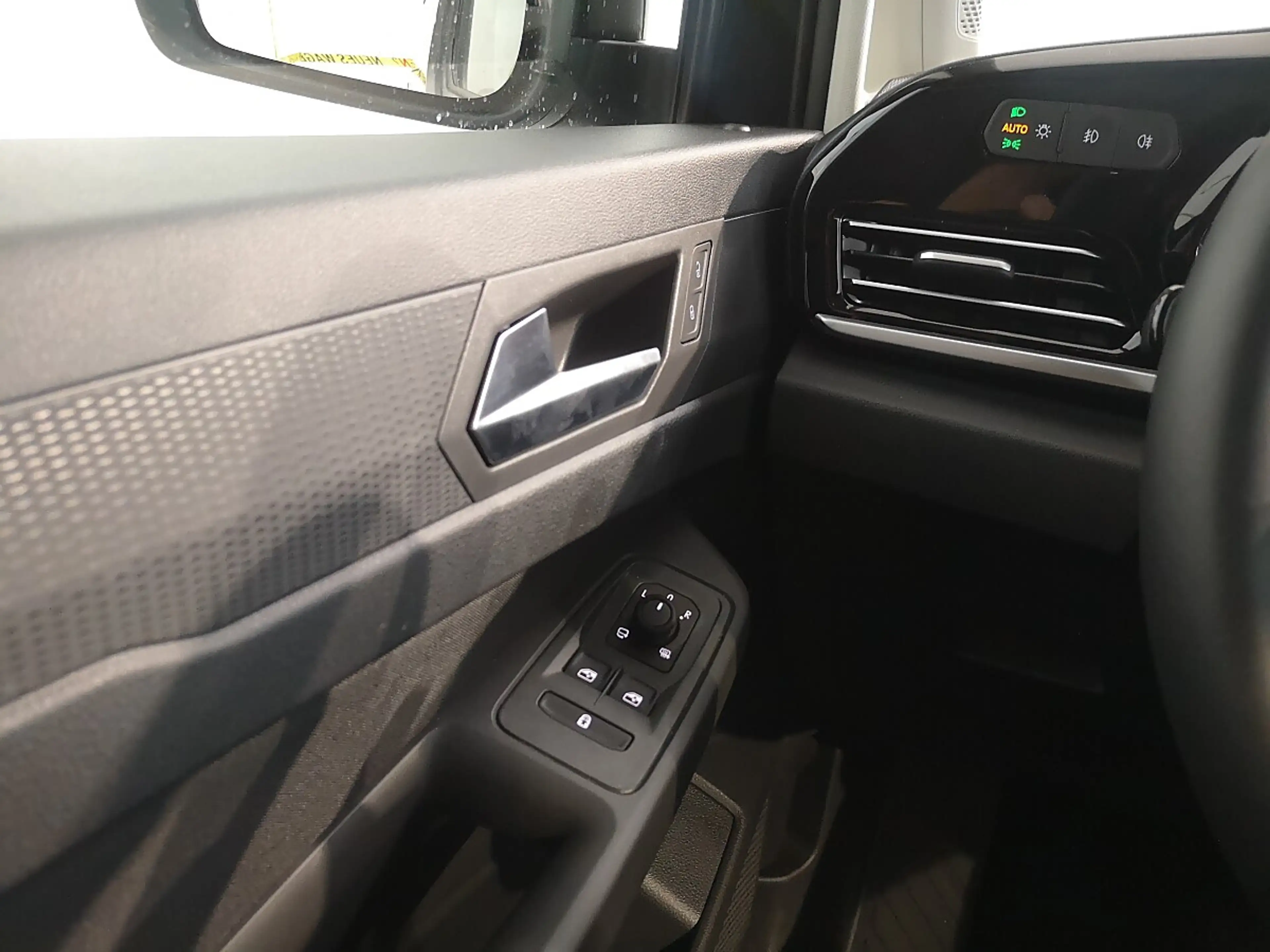 Ford Grand Tourneo Connect 2,0 EcoBlue L2 Titanium Aut. *Vorführwa... — photo 14