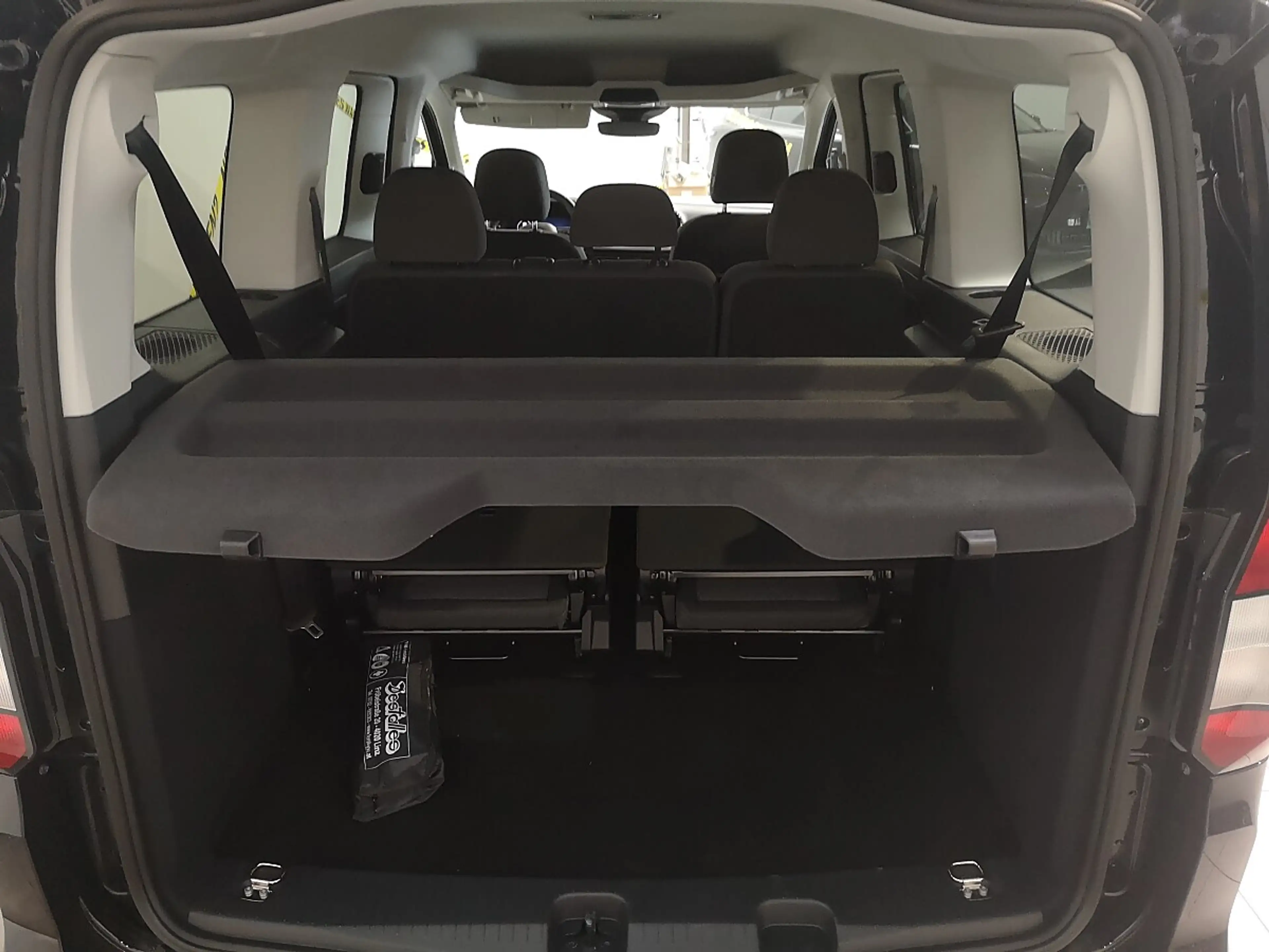 Ford Grand Tourneo Connect 2,0 EcoBlue L2 Titanium Aut. *Vorführwa... — photo 6