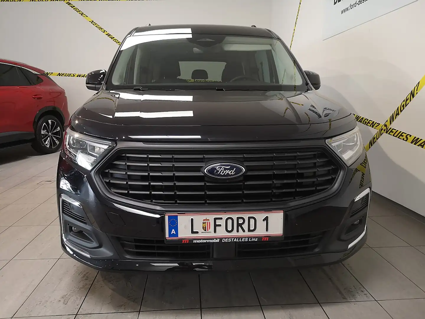 Ford Grand Tourneo Connect 2,0 EcoBlue L2 Titanium Aut. *Vorführwa... Schwarz - 2
