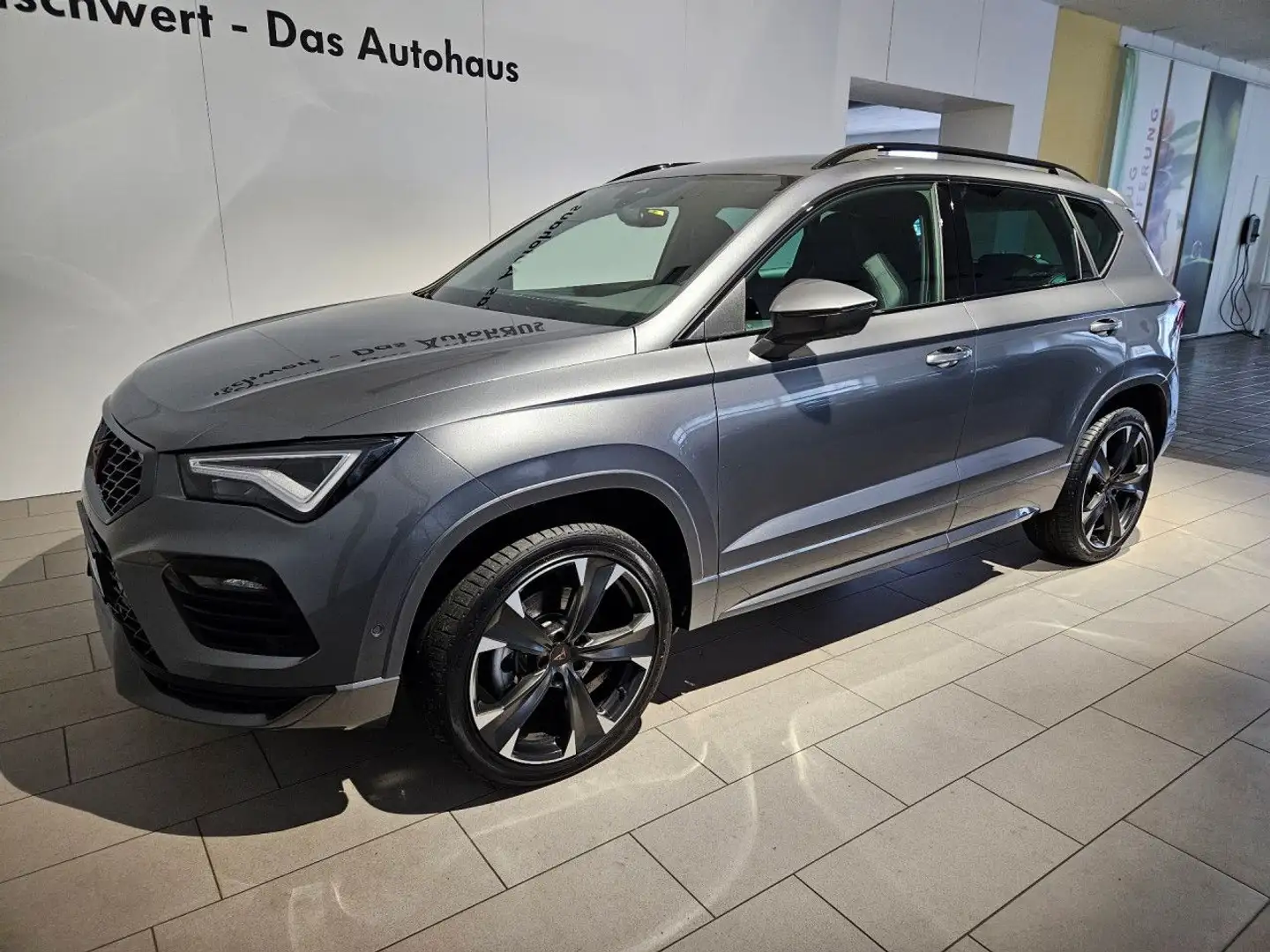 CUPRA Ateca 1.5 TSI Dinamica DSG Alu19 RFK LED ACC Navi Grau - 2