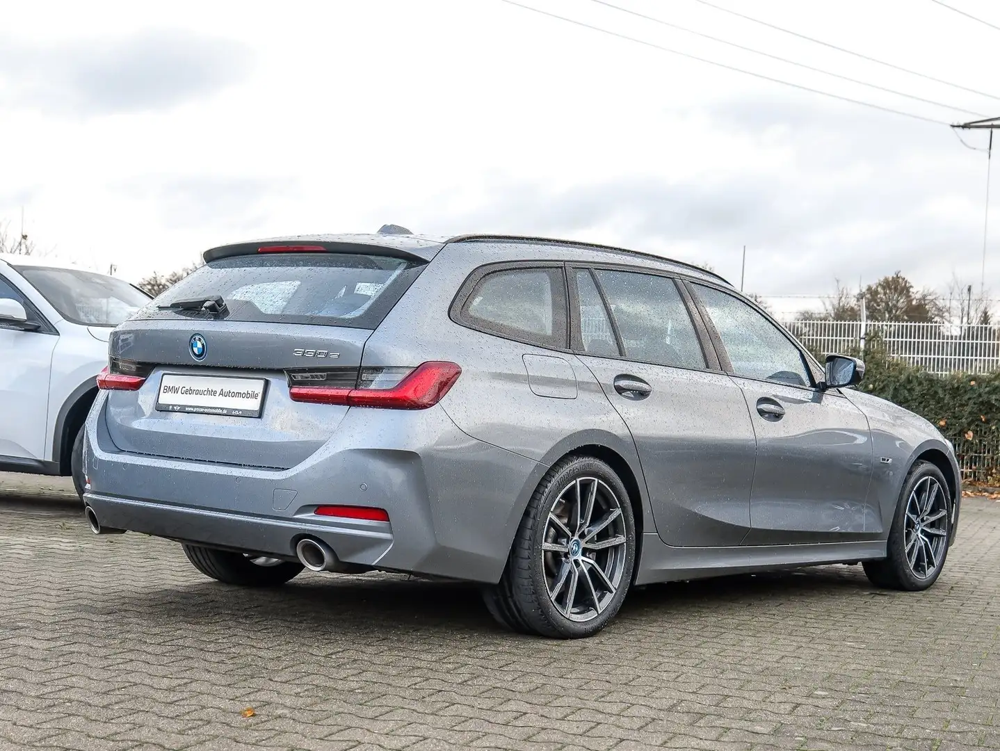 BMW 330 e Tour. NAVI+ACC+HIFI+LED+DA+Sportsitze+Lordose+DA Grau - 2