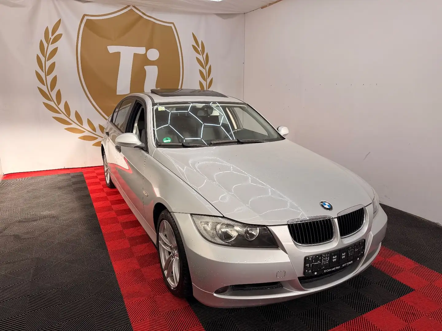 BMW 318 *Limousine*318i*TÜV*Automatik*Sitzheizung* Silber - 2