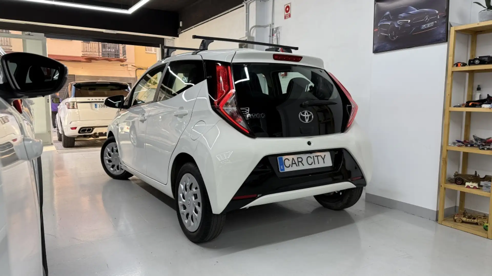Toyota Aygo 70 x-play Blanco - 2