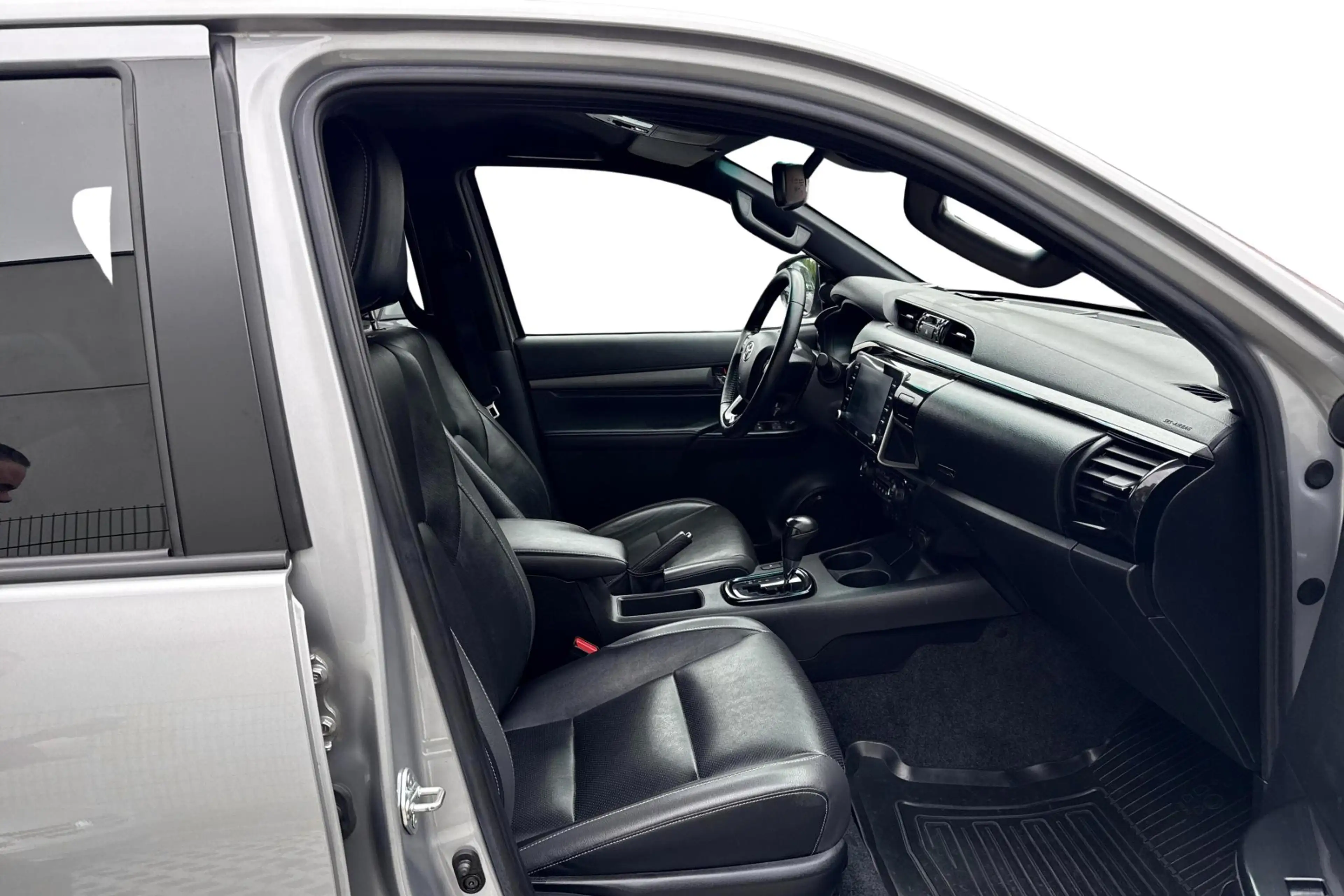 Toyota Hilux 2.8 D-4D Double Cab Aut. Invincible BTW-AUTO — photo 6