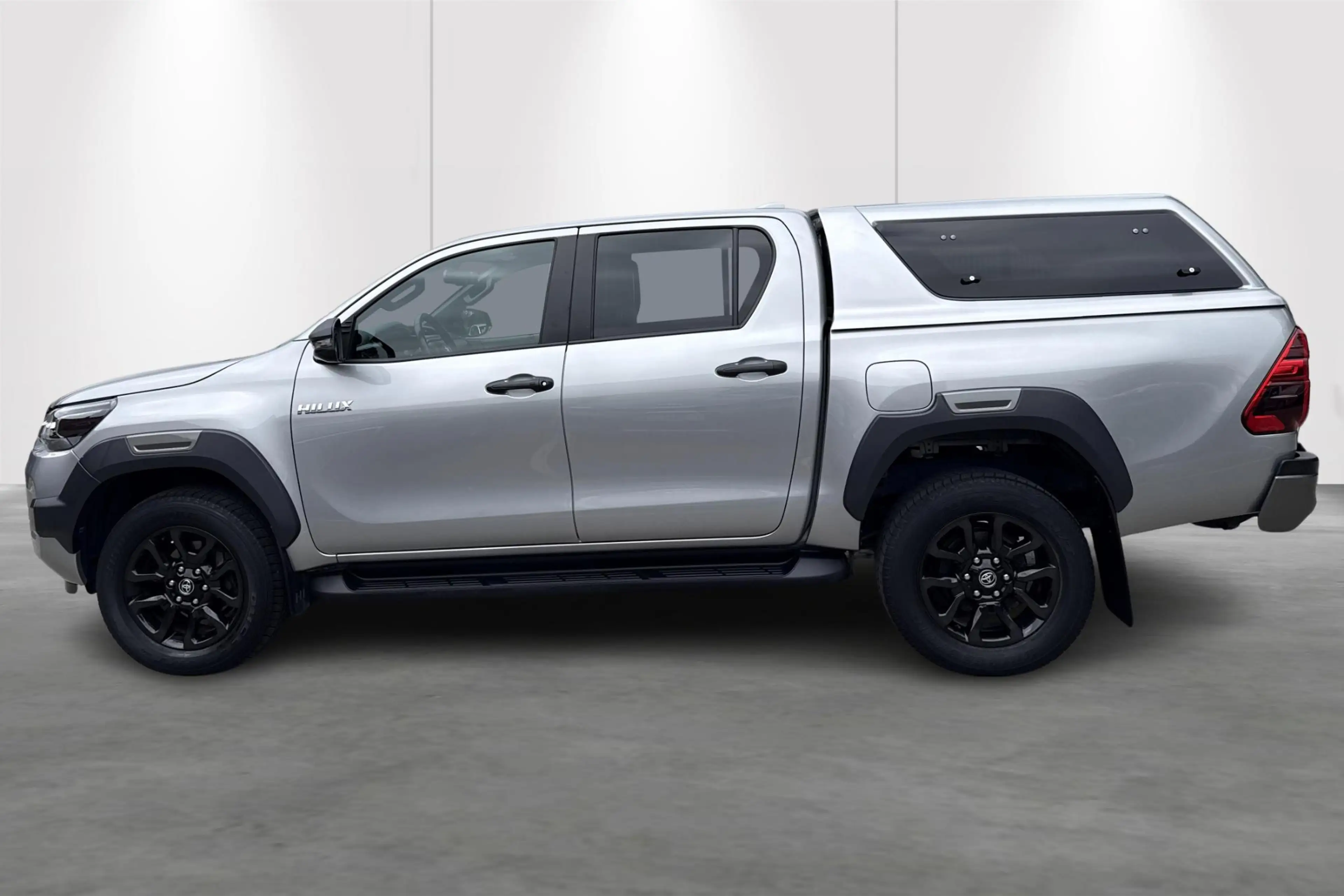 Toyota Hilux 2.8 D-4D Double Cab Aut. Invincible BTW-AUTO — photo 3