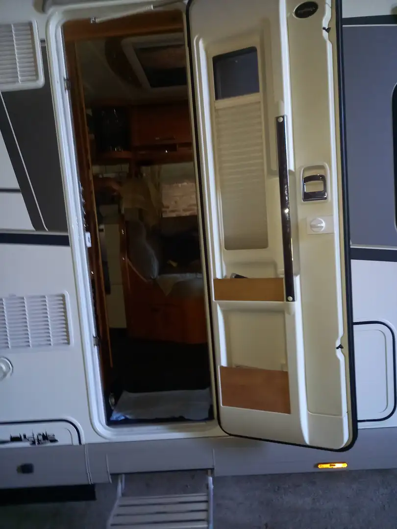 Caravans-Wohnm Carthago Chic I 4.9 Weiß - 2