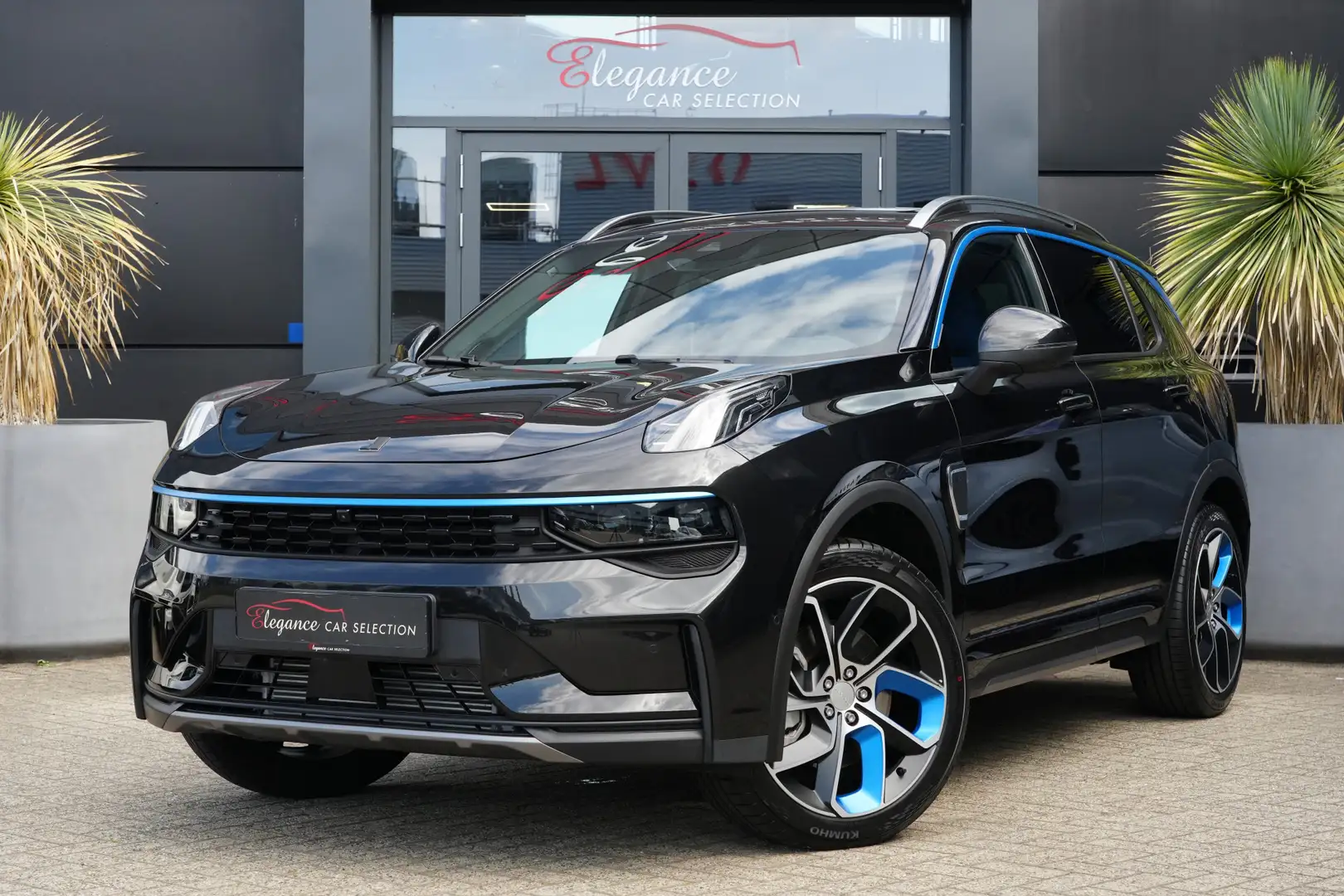 Lynk & Co 01 1.5 PHEV 261pk Panoramadak/Stoelverwarming/360Came Zwart - 1