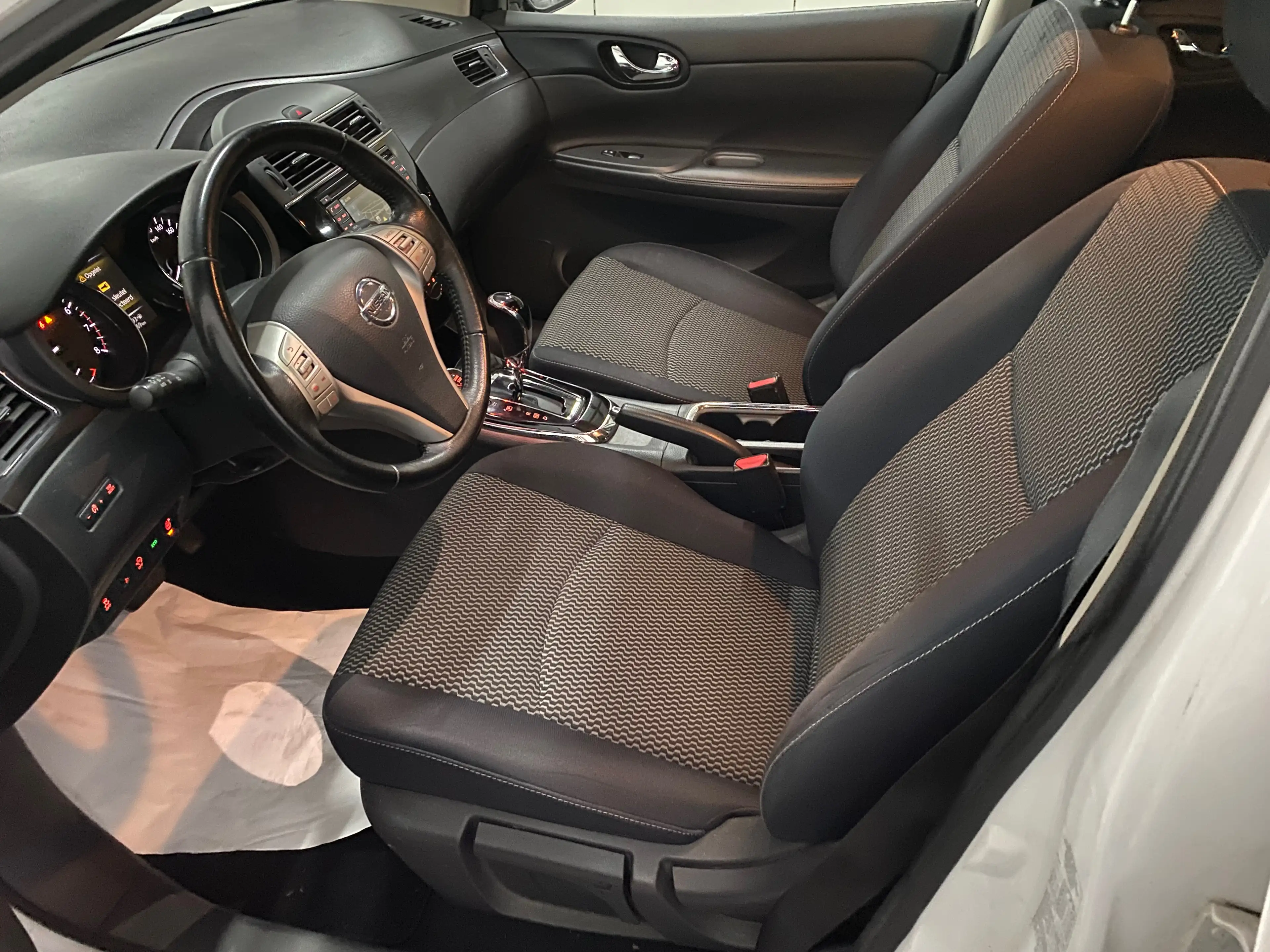 Nissan Pulsar Automatic 1.2 DIG-T Tekna Xtronic — photo 9
