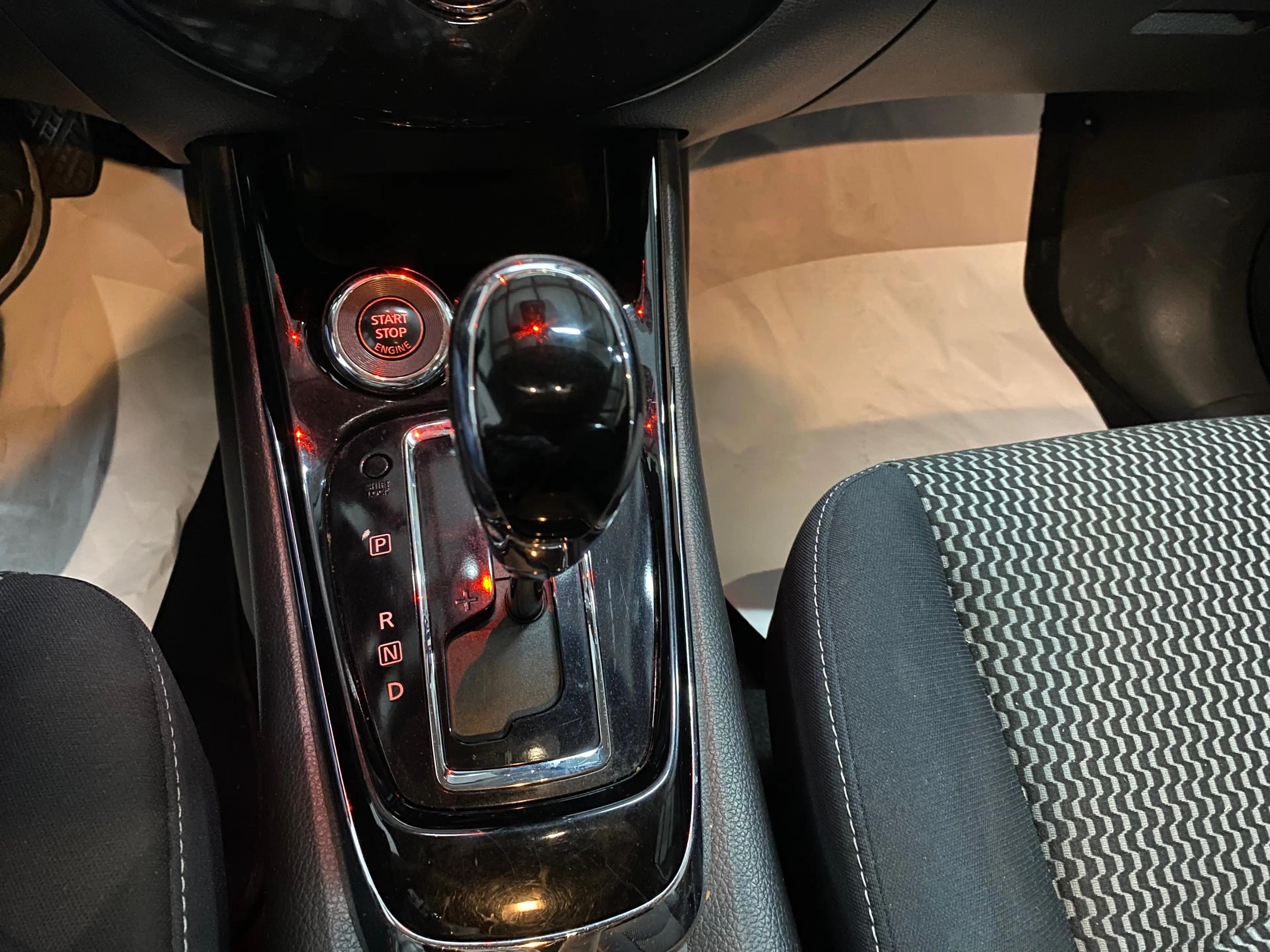 Nissan Pulsar Automatic 1.2 DIG-T Tekna Xtronic — photo 15