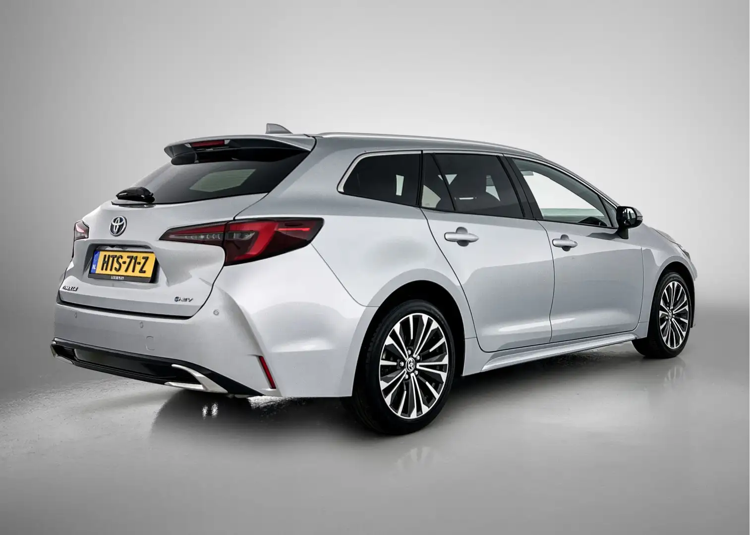 Toyota Corolla Touring Sports Hybrid 140 Dynamic Limited | Naviga Grijs - 2