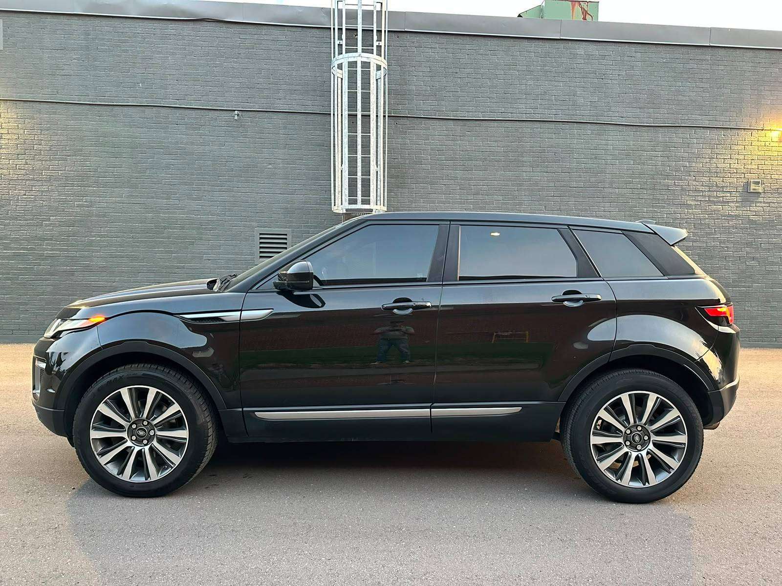 2016 Land Rover Range Rover Evoque SE — снимка 1