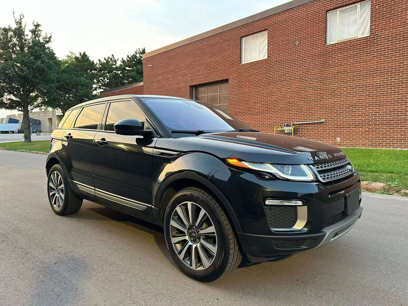 2016 Land Rover Range Rover Evoque SE — снимка 1