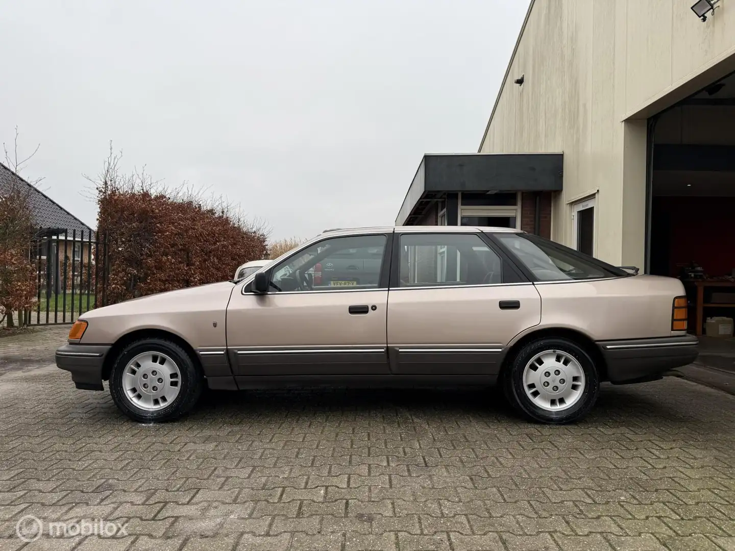 Ford Scorpio 2.9i V6 Ghia MK1 130.000KM! Super nette! Airco cru Beige - 2