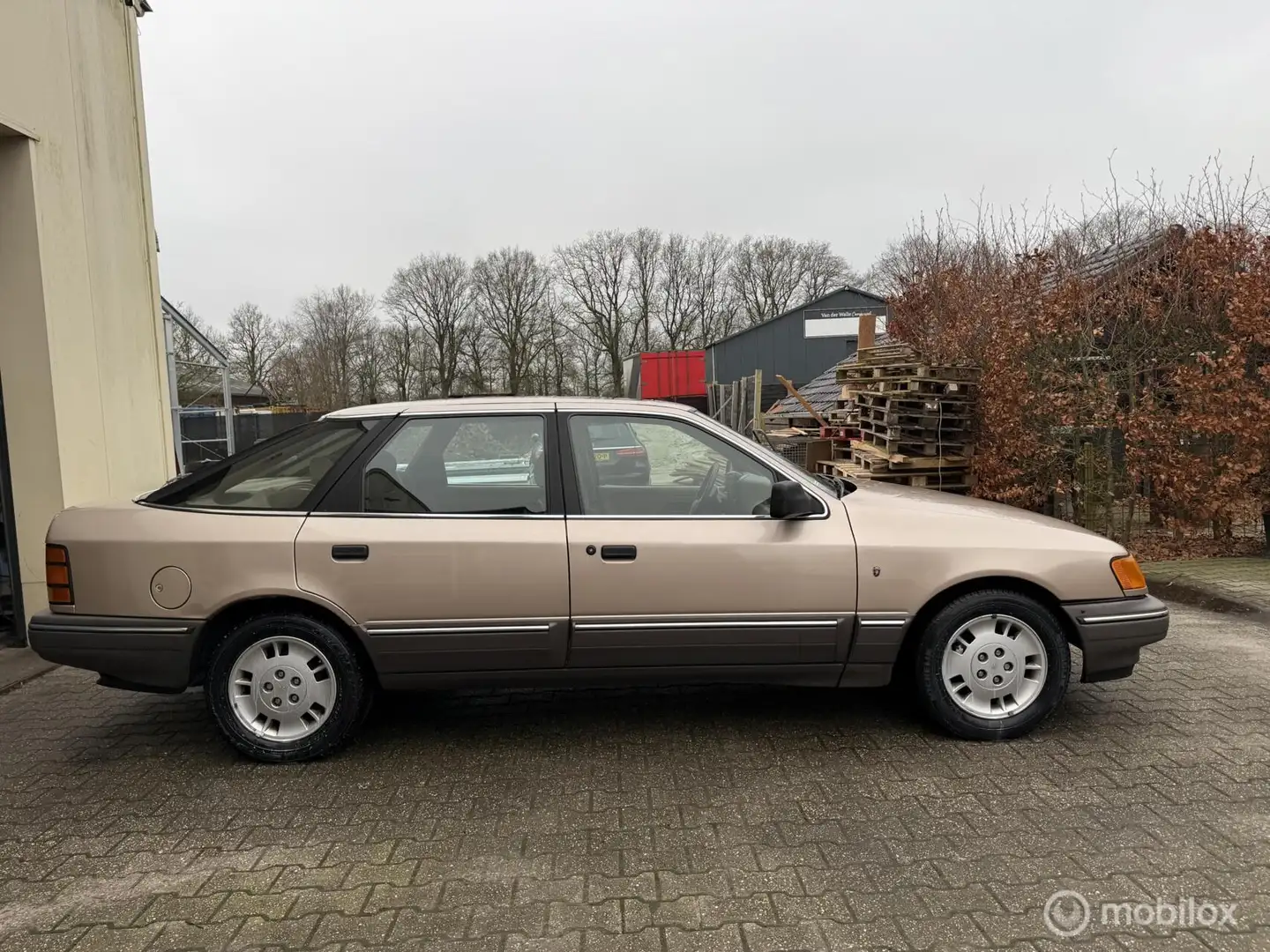 Ford Scorpio 2.9i V6 Ghia MK1 130.000KM! Super nette! Airco cru Beige - 1
