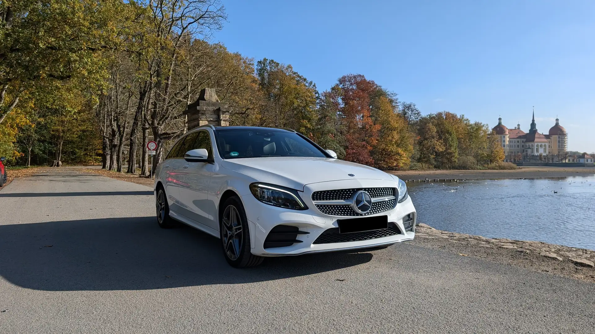 Mercedes-Benz C 400 C-Klasse T-Modell 4Matic T 9G-TRONIC AMG Line Weiß - 1