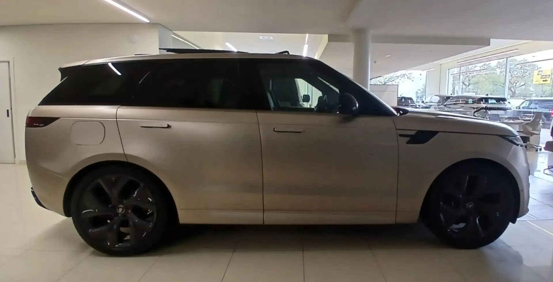 Land Rover Range Rover Sport 3.0 460PS PHEV DYNAMIC HSE AUTO 4WD 4 - 2